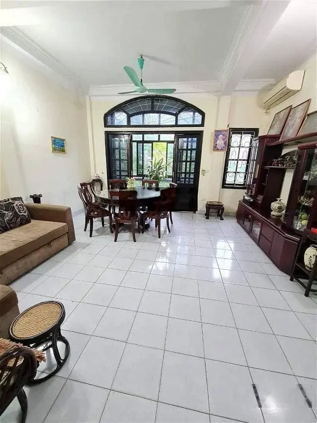 Bán gấp nhà mặt phố Chùa Bộc 72m2, 5 tầng, 36 tỷ. LH 0913 324 ***MTG)