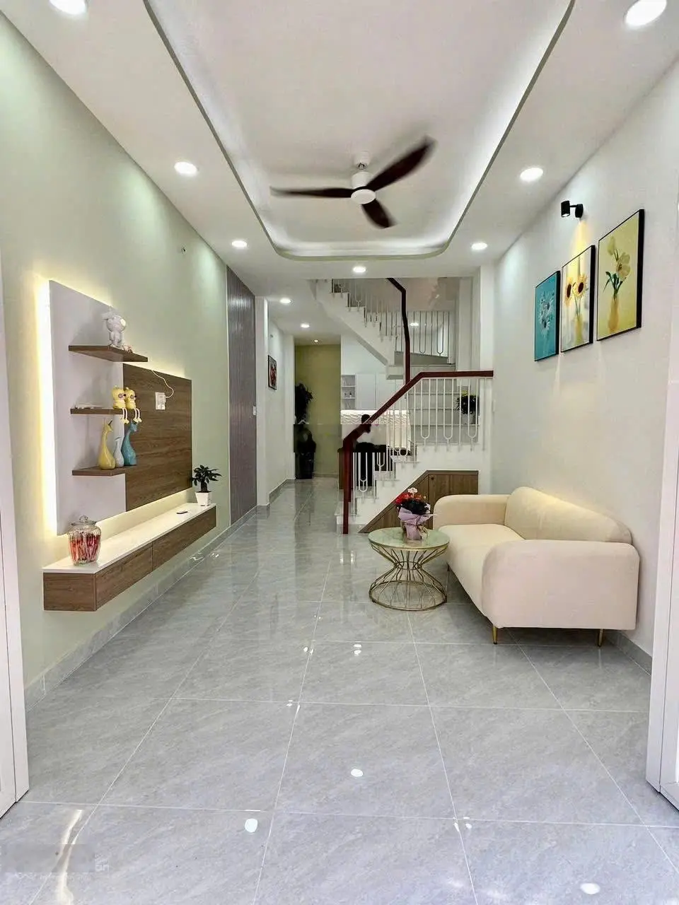 Mua nhanh kẻo lở nhà 42,4m2 đường Lý Thường Kiệt P. 7 Tân Bình. Giá 1tỷ990 Gần sân vận động Phú Thọ