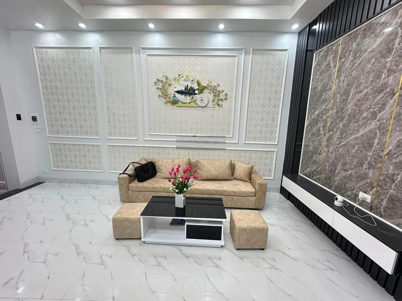 Bán nhà ĐƯỜNG LÁNG- ĐỐNG ĐA-HÀ NỘI, DT: 37m2 x 4 Tầng - MT: 5m / Giá : 5,85 Tỷ