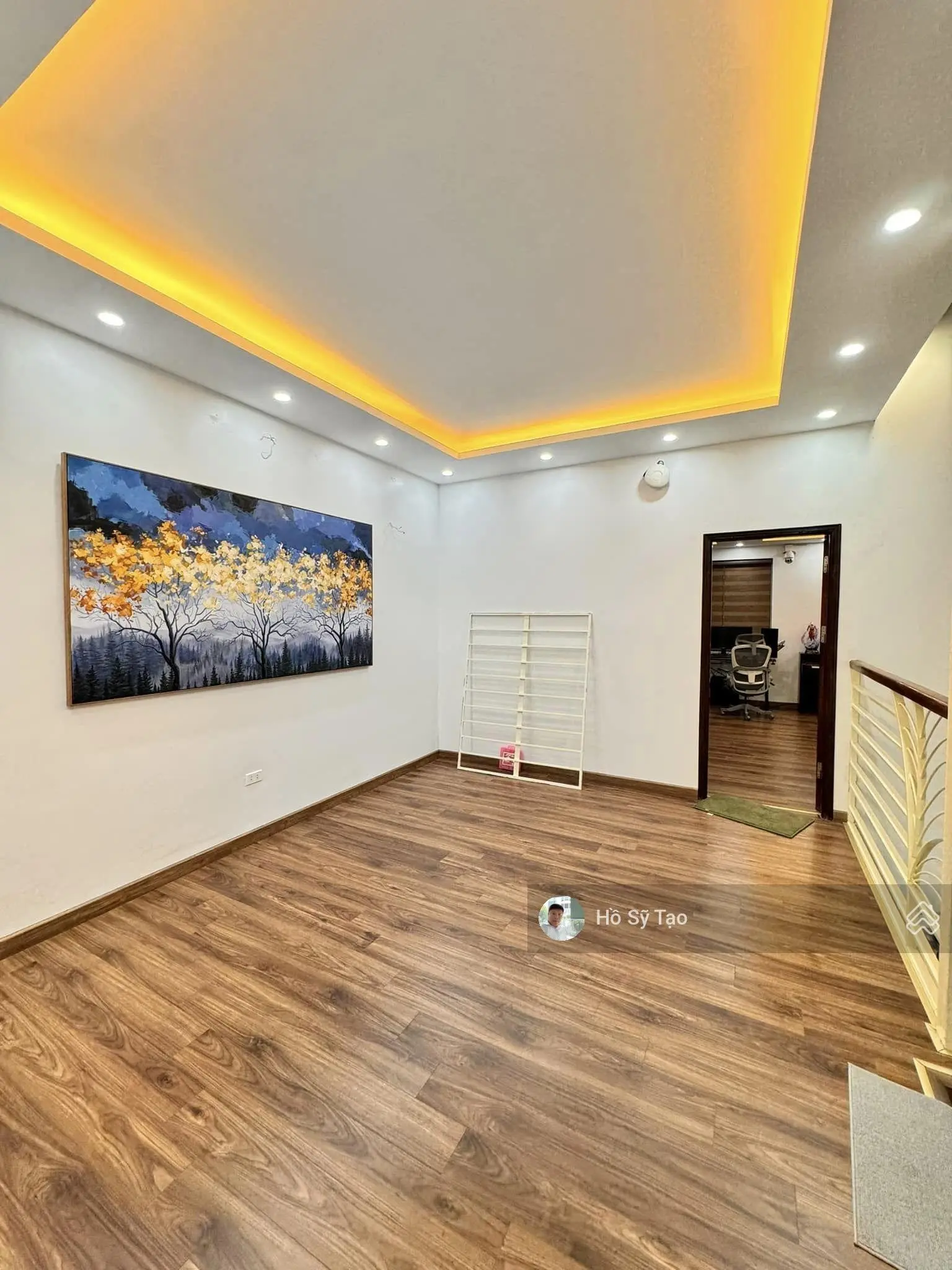 Bán nhà đẹp phân lô đường Trần Quốc Hoàn - Cầu Giấy. Diện tích 82,8m2xMT5,41mx4T. Giá chào 21,46 tỷ
