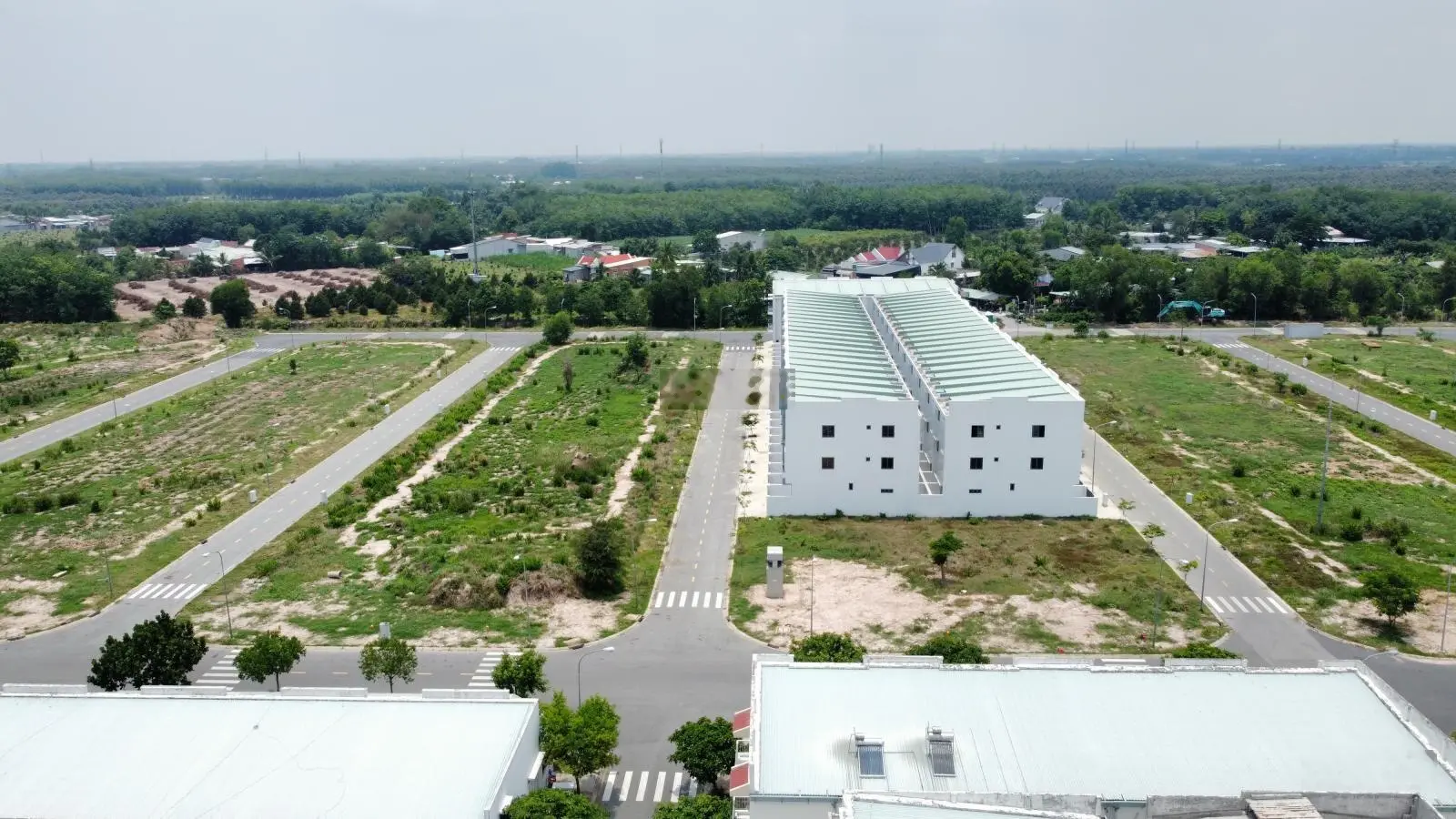 Bán căn nhà phố ngay KCN Phước Đông 65m2 1 trệt 1 lầu sổ sẵn sang tên ngay, ngân hàng cho vay 70%