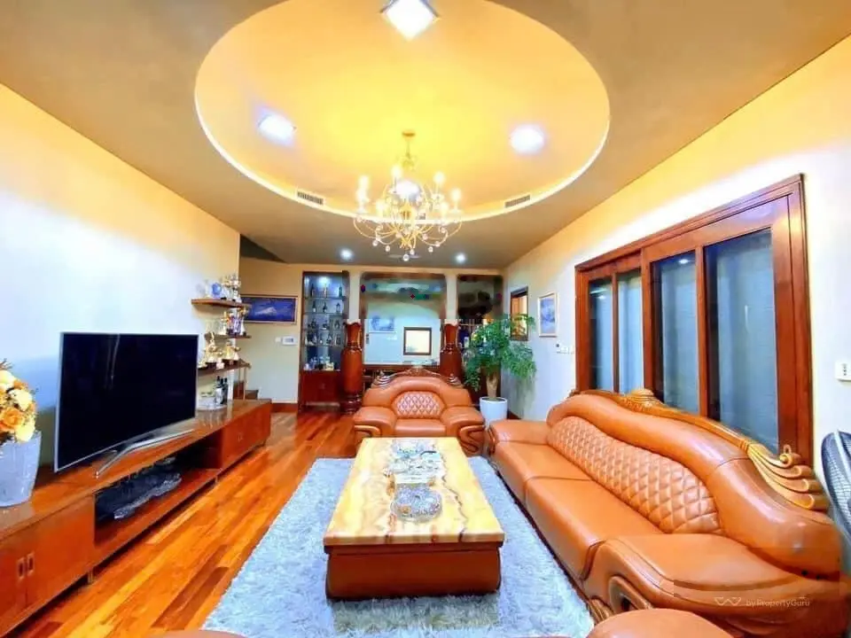Bán Biệt Thự KDT Nghĩa Đô: Diện tích 300m2, MT 14m, Xây 4Tầng rất đẹp, Gía 83 Tỷ