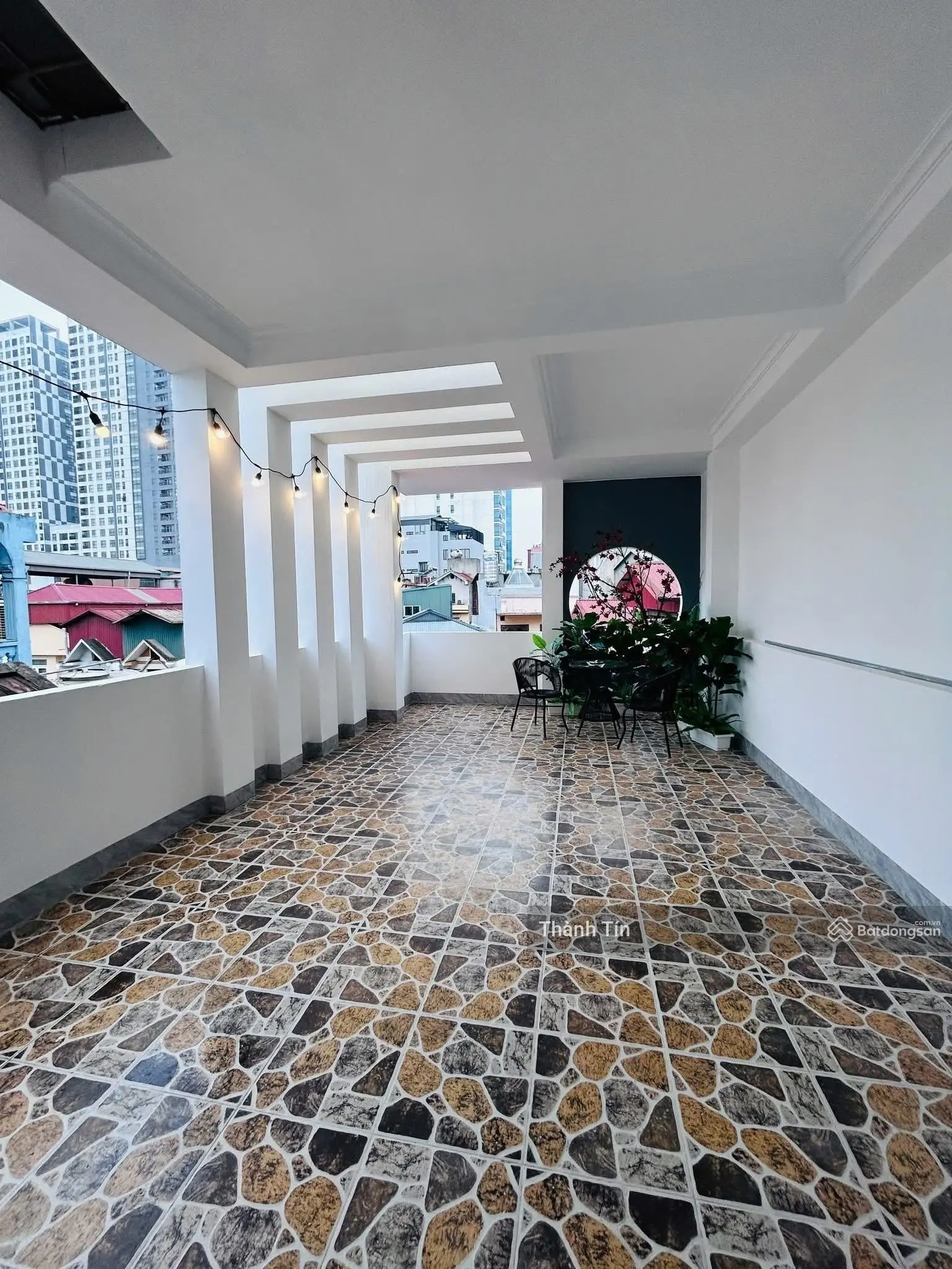Bán nhà chính chủ ở ngay, 50m2, 4 tầng, phố Đàm Quang Trung, Long Biên. Ô tô đỗ cửa.