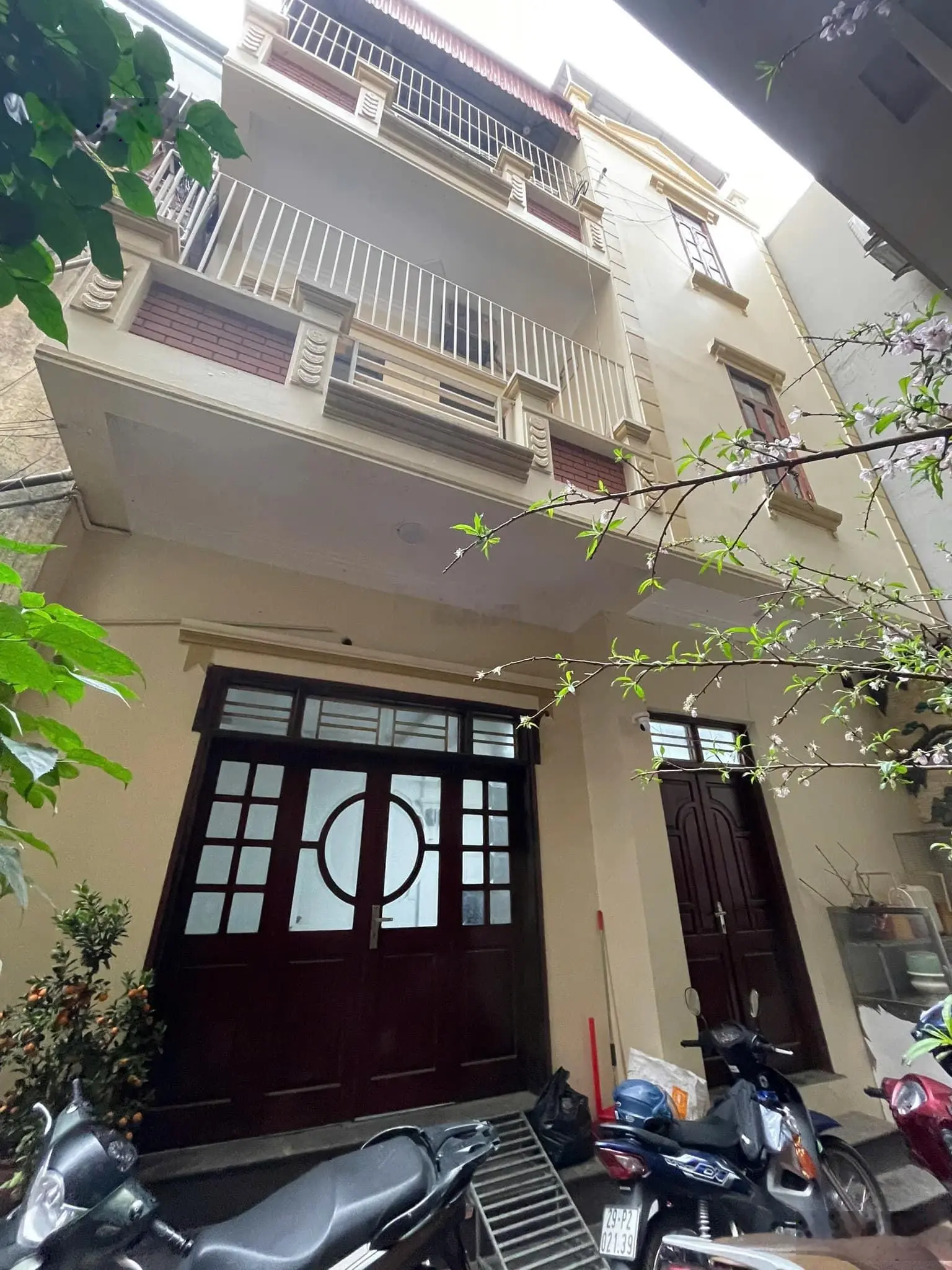 Bán nhà ngõ 17 Dịch Vọng nhà đẹp ngõ nông 3 gác đỗ cửa, 1 nhà ra phố 46m2 4 tầng giá 8.7 tỷ