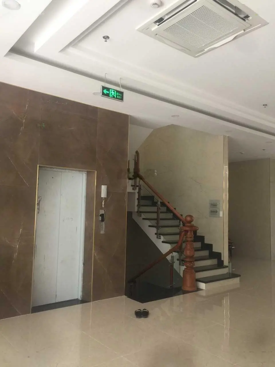 Bán nhà mặt tiền đường Hoàng Dư Khương, p12, Q10 hợp đồng thuê 170 triệu tháng giá: 60 tỷ TL