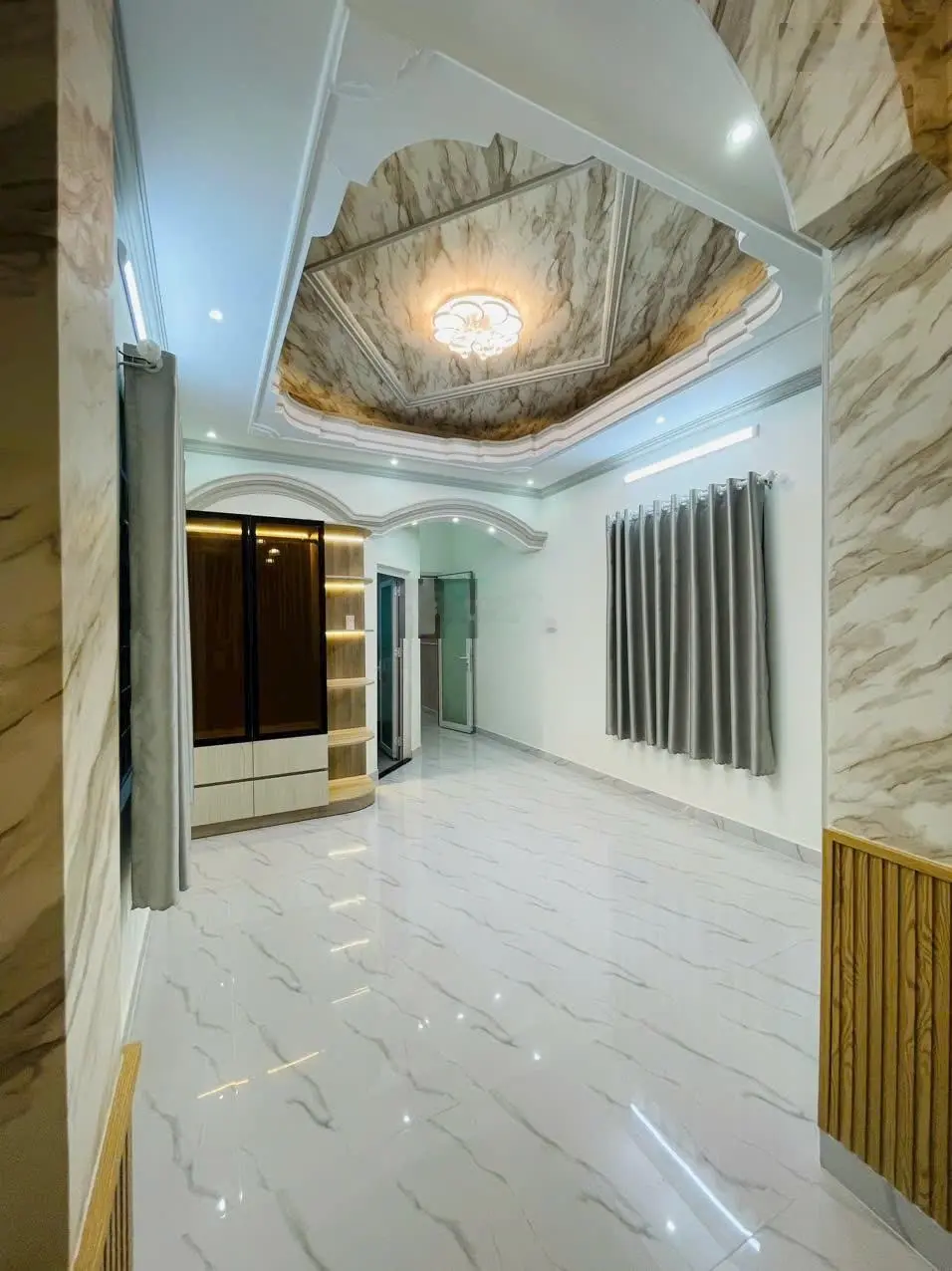 Nhà cạnh Phú Mỹ Hưng Quận 7 gần 80m2 5 tầng 8 tỷ nhỉnh full nội thất cho thuê 35tr/tháng