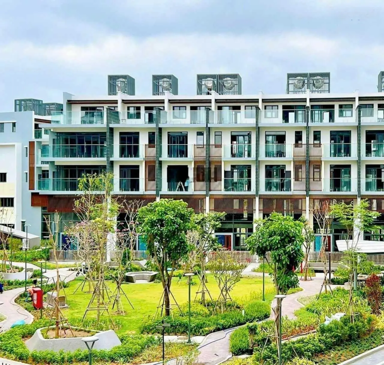 Rổ hàng đặc biệt Condo Villa 5 tầng hoàn thiện nội thất giá bán cực tốt tại Celadon City Tân Phú