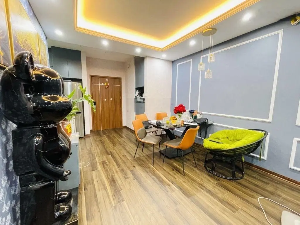 Bán căn hộ chung cư Việt Hưng siêu đẳng cấp - sân vườn, 03 thoáng - full nội thất, DT: 98m2