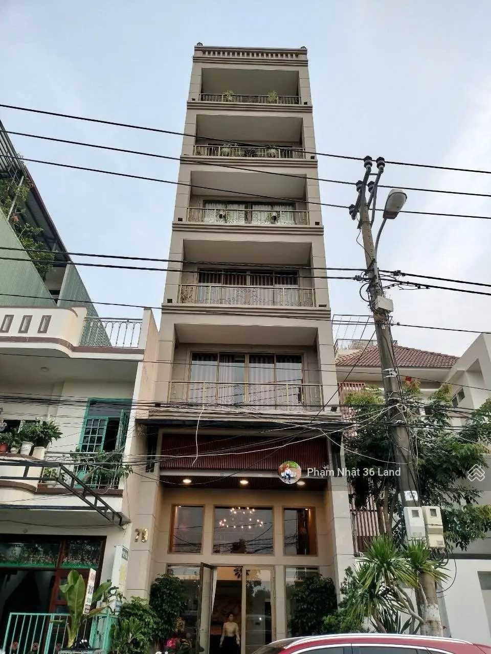 Toà nhà kết hợp văn phòng & căn hộ cho thuê - Hải Châu - Đà Nẵng - DT 100m2 - LHCC 0937 018 ***