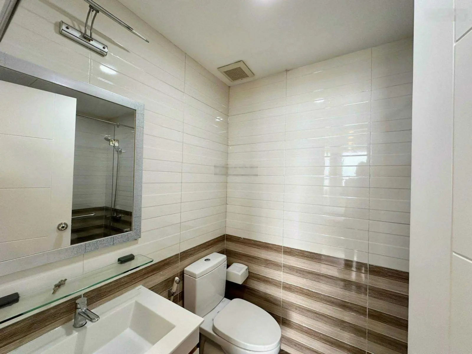 Bán căn hộ Garden Gate, 2PN, 2WC, 74m2, full nội thất, giá: 5 tỷ (bao sổ), liên hệ: 0908 435 ***