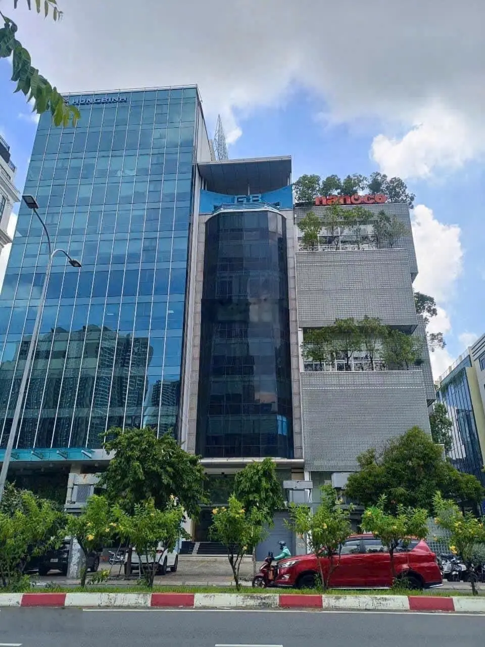 Bán tòa building mặt tiền Trường Sơn - DT: 10 x 33m - hầm + 10 lầu - giá bán: 61 tỷ TL tin thật