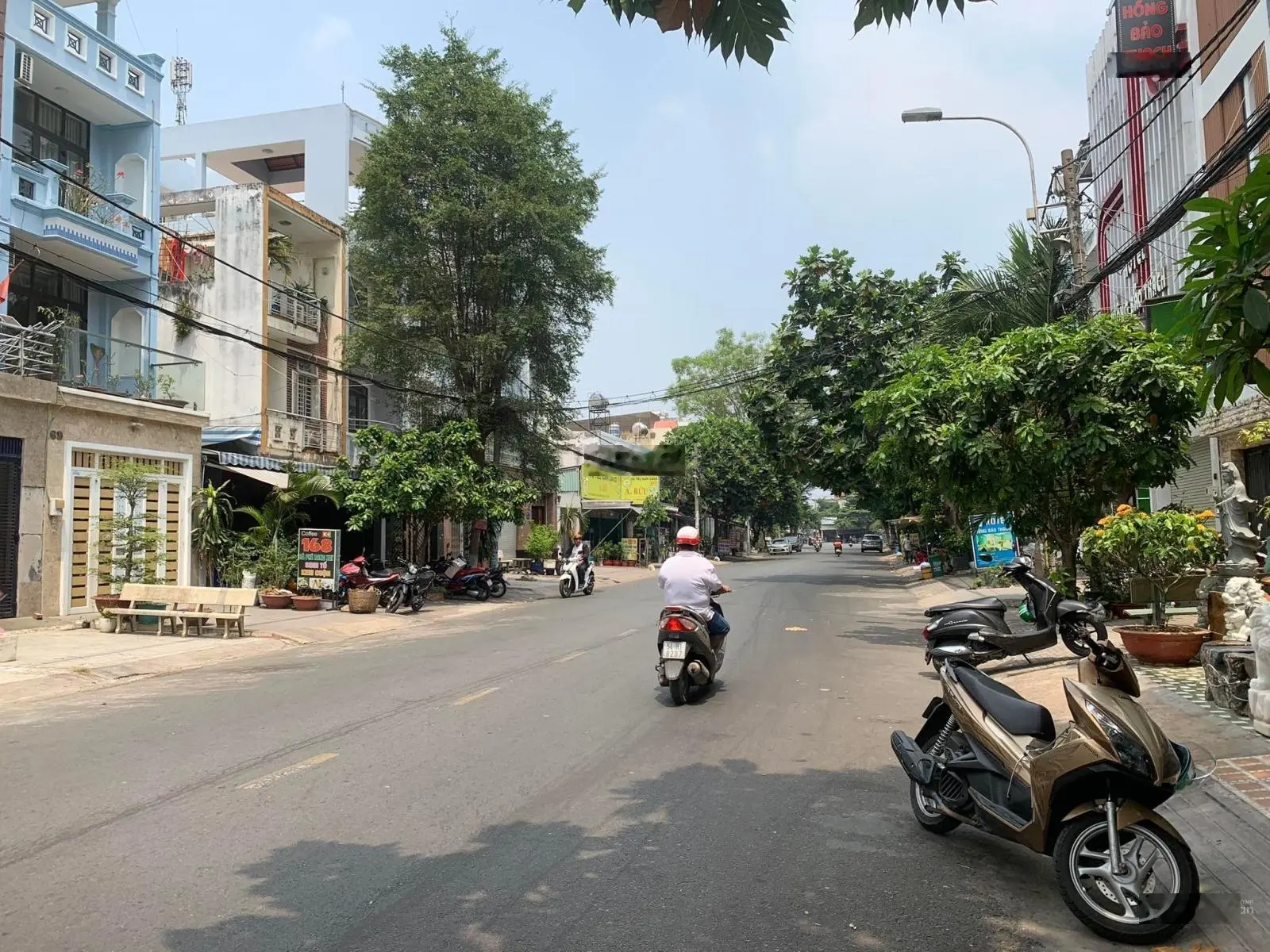 Bán biệt thự đẹp MT đường Số 28, có hồ bơi, 10 x 18.5m, 3 tấm, giá 22.9 tỷ. Khu Tên Lửa