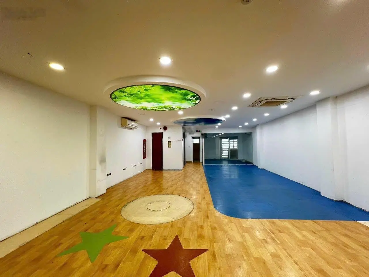 Bán nhà mặt phố Xuân Diệu - Tây Hồ, 8 tầng thang máy, cho thuê 6000usd/th, DT 140m2, MT 8m, 81 tỷ