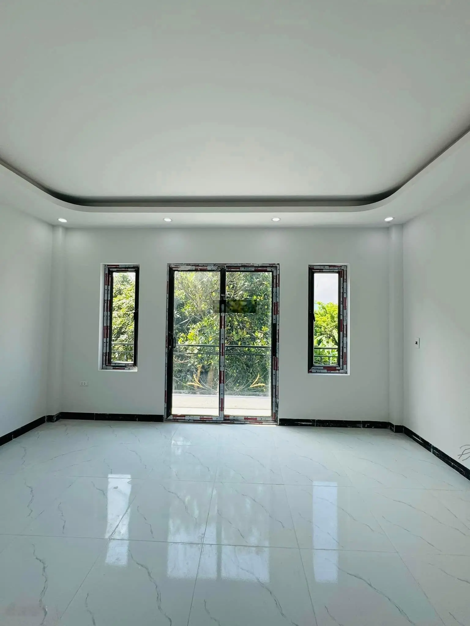 Quận Hà Đông cụm 3 căn liền kề ô tô đỗ cửa ngõ rộng 3m nhà mới xây 5 tầng, cách QL6 500m