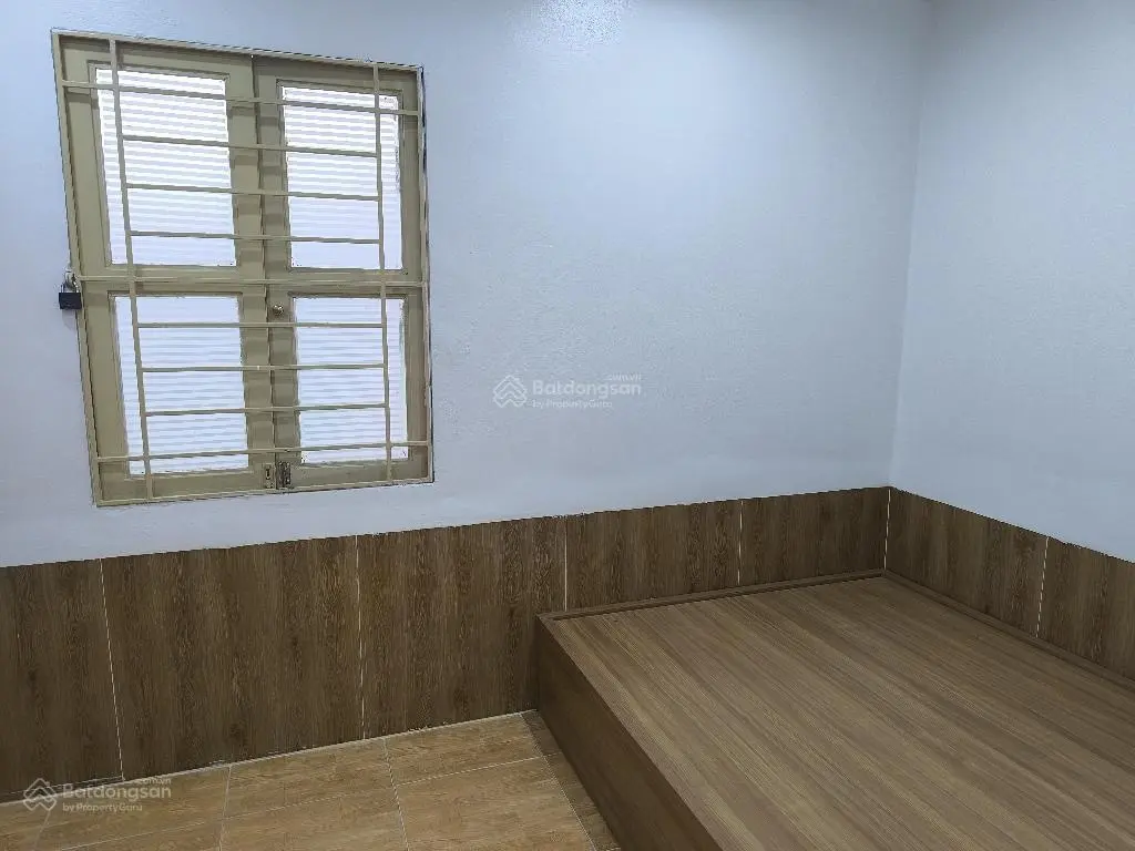 Bán căn hộ tập thể Mai Dịch, mới tinh ô tô đỗ cửa tiện ích ngập tràn, 80,5 m2, giá 3,15 tỷ
