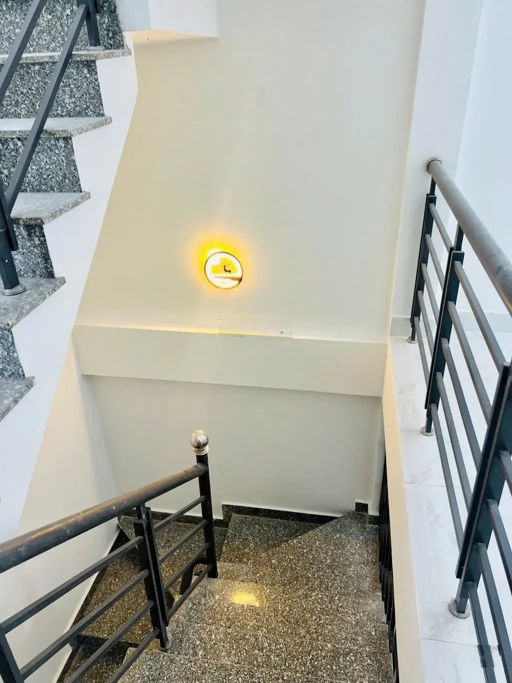 Rẻ hơn 1 tỷ so với khu vực nhà mặt tiền khu Thăng Long, gần sông chỉ hơn 4 tỷ
