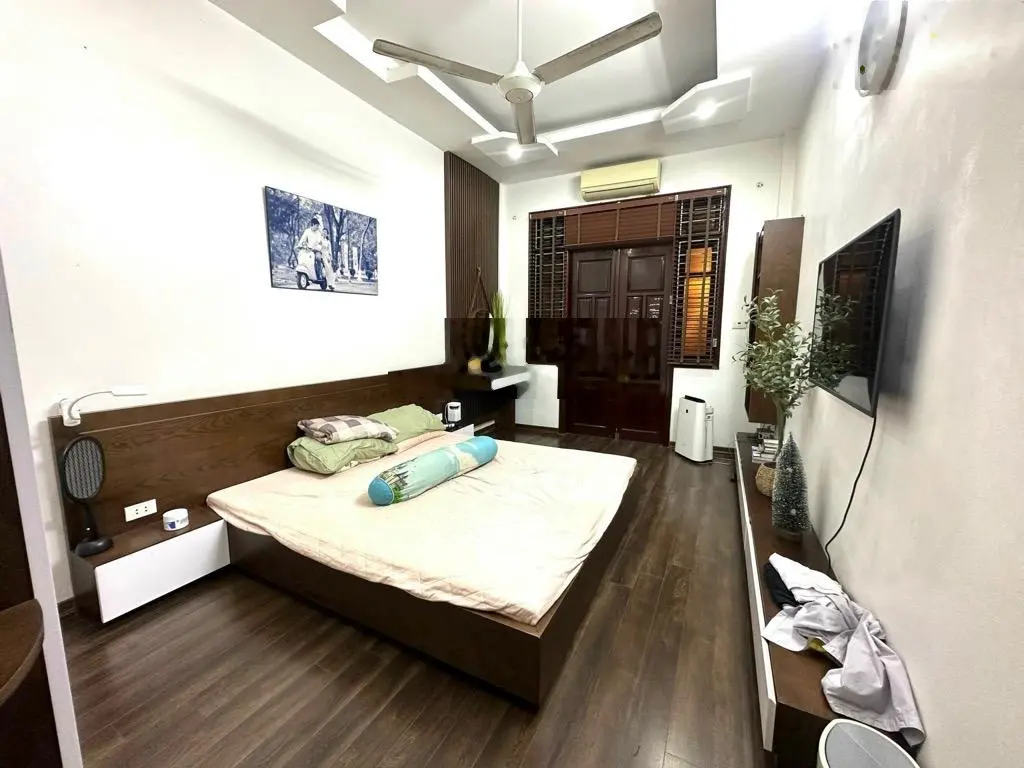 Bán nhà mai dịch cầu giấy, garra ôtô, tiện ích ngập tràn