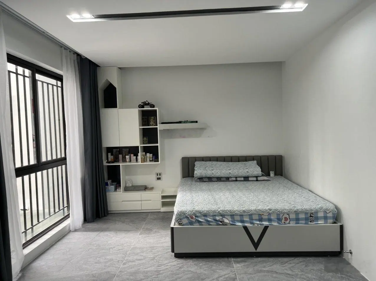 SIÊU PHẨM RA HÀNG CẦN BÁN GẤP CĂN 3 NGỦ 121m2 CC MULBERRY LANE CÓ SLOT OTO GIÁ 5,7 tỷ LH 0368 888 ***