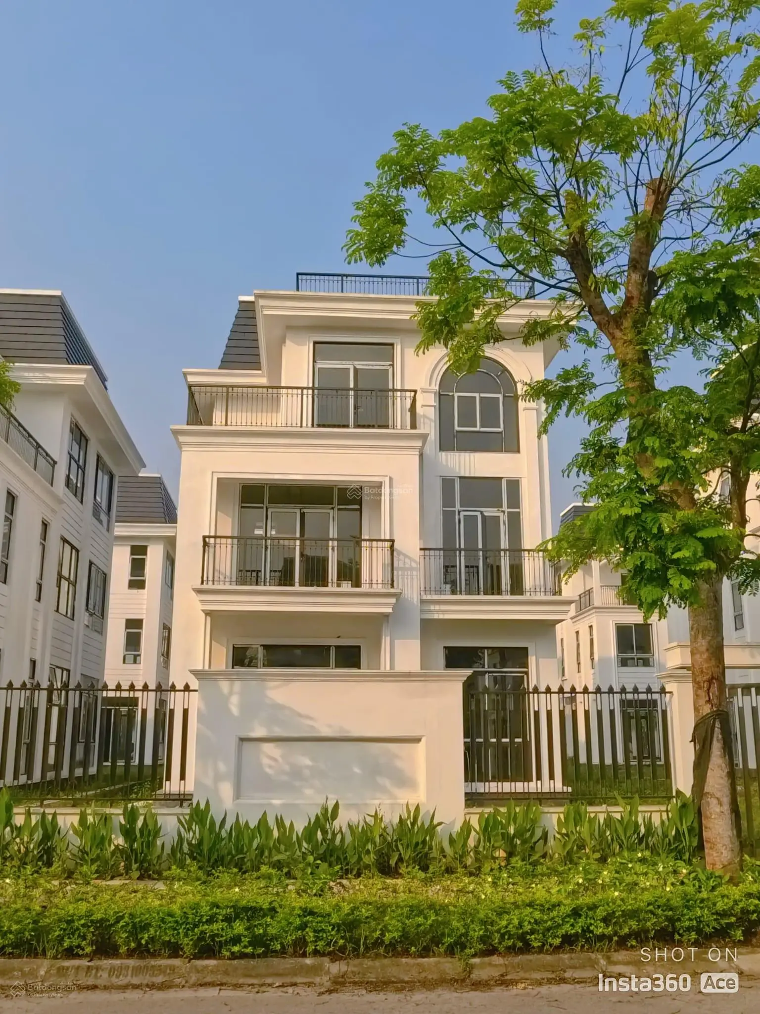 Duy nhất 1 căn biệt thự đơn lập 375m2, giá chỉ 50tr/m2 tại HUD Mê Linh Central. LH 0943 757 ***