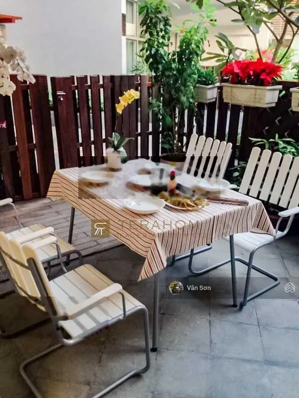 Chốt ngay căn sân vườn diện tích khủng 192m2 siêu hiếm đang được chào bán giá chỉ 16 tỷ bao hết
