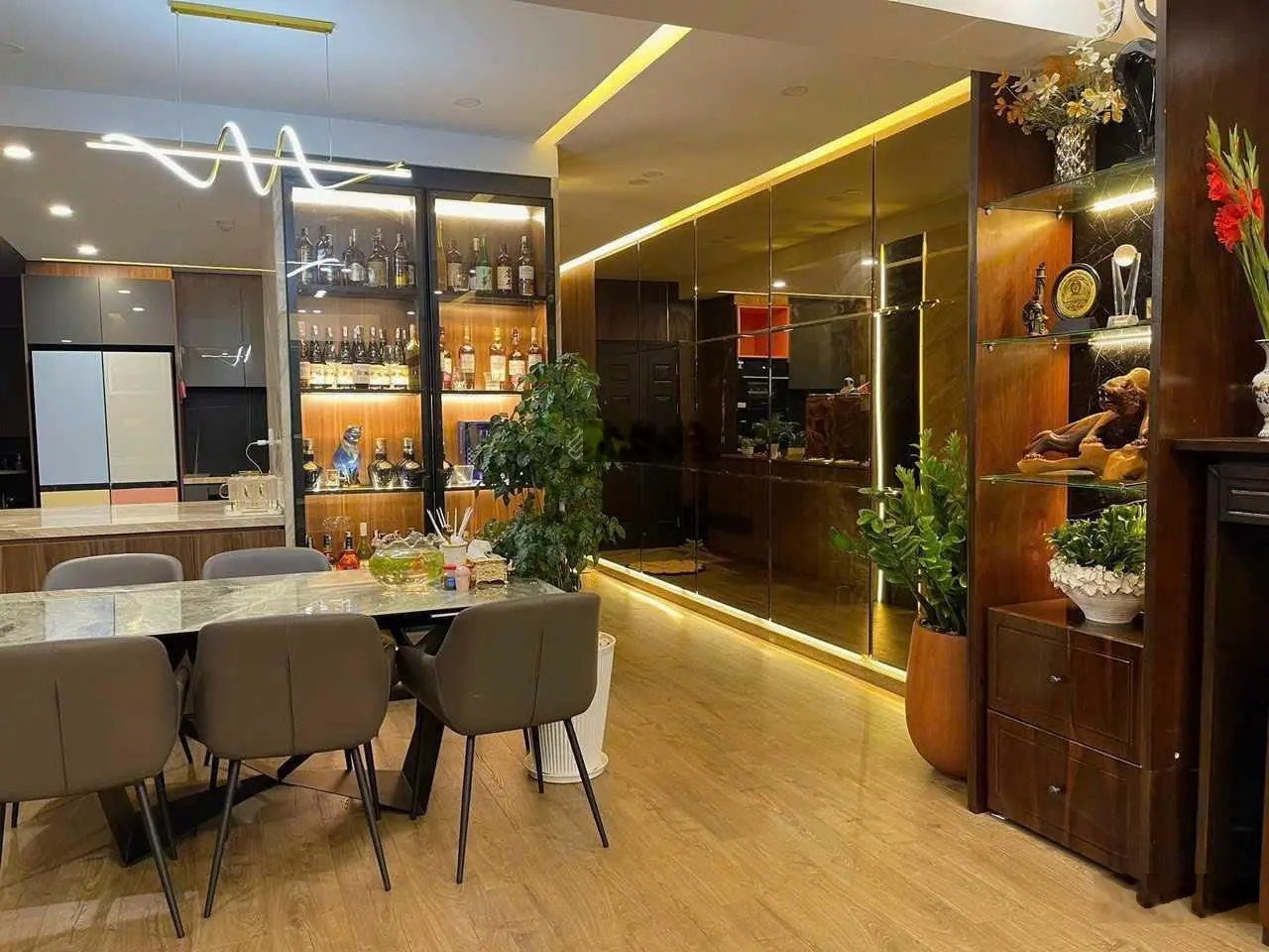 Bán gấp căn hộ Panorama. View sông trực diện, ban công phòng khách, 148m2 giá 11 tỷ LH: 0917 522 ***