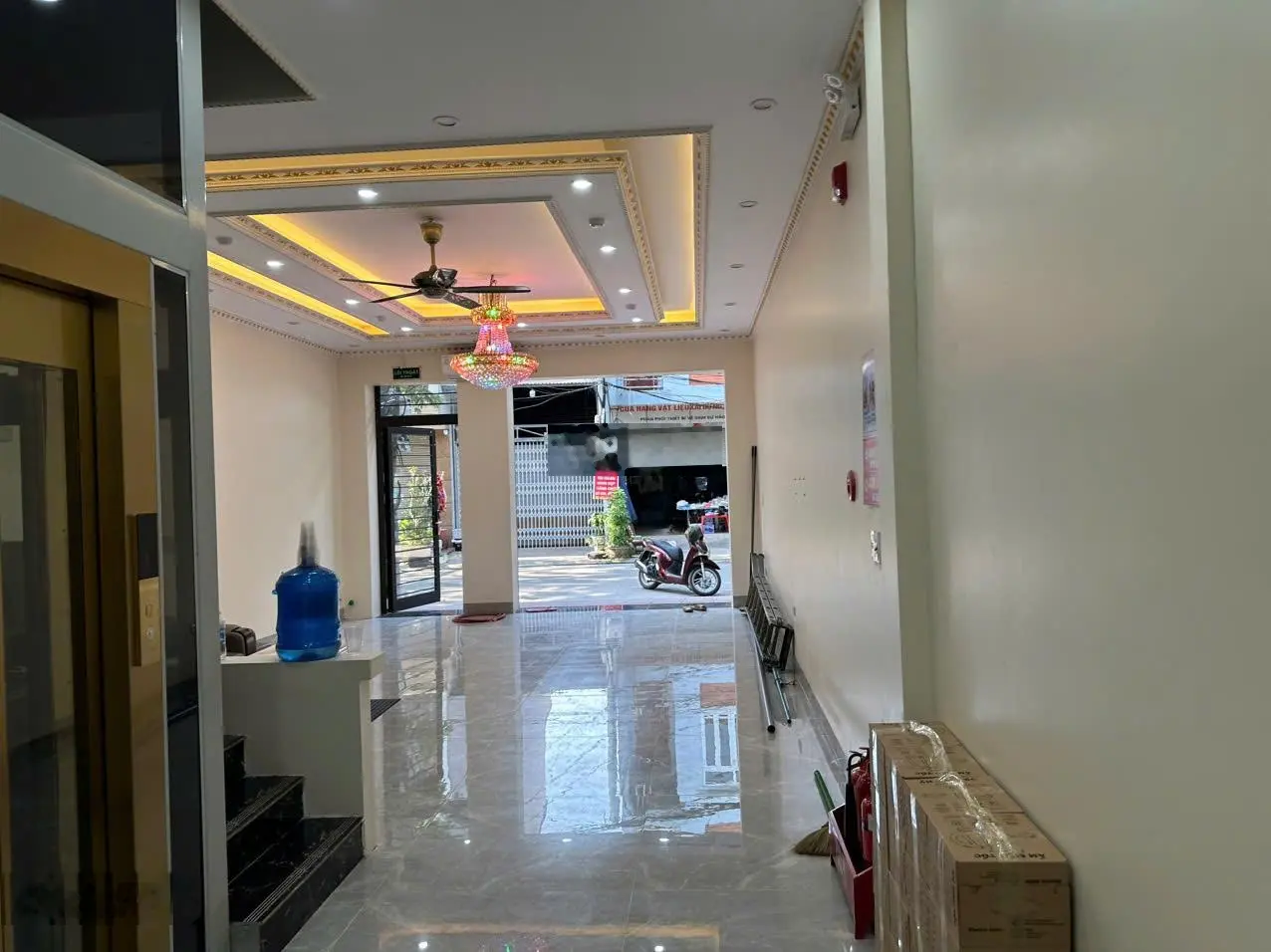 Bán khách sạn mini 20 phòng đường Lý Đạo Thành ngay sát chợ Hoà Đình DT 110m2 MT 5.5m hướng TB