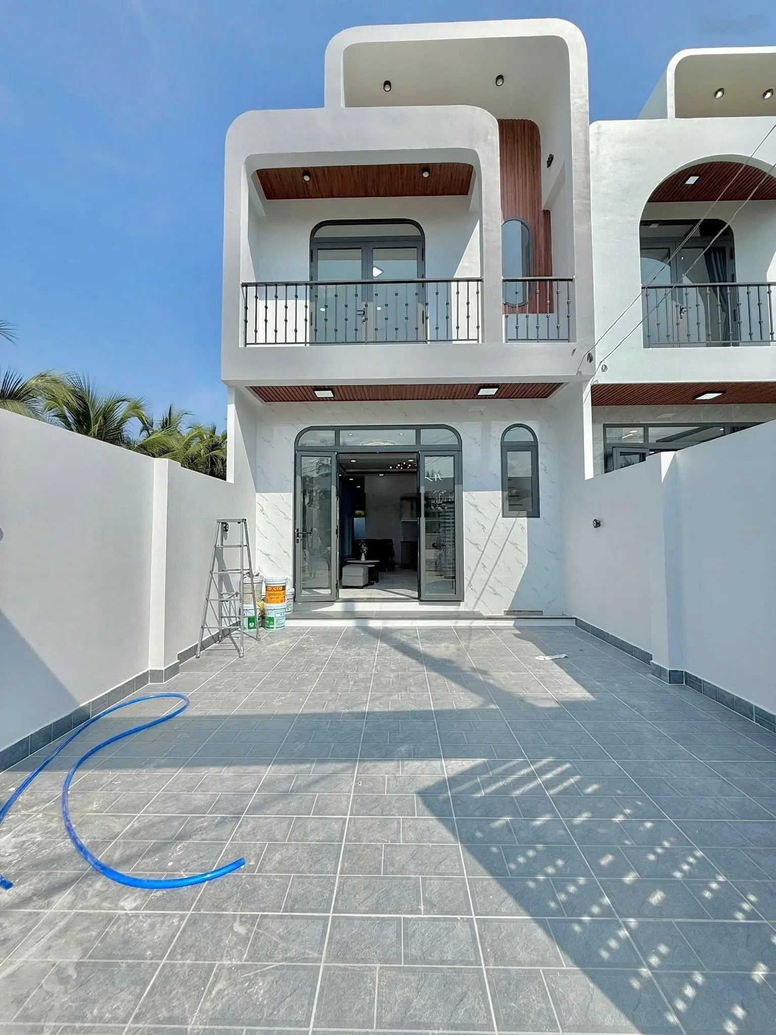 Chủ bán nhà 2 lầu mới hoàn thiện, chỉ 800tr, đã giảm 200 triệu, tặng nội thất 50 triệu