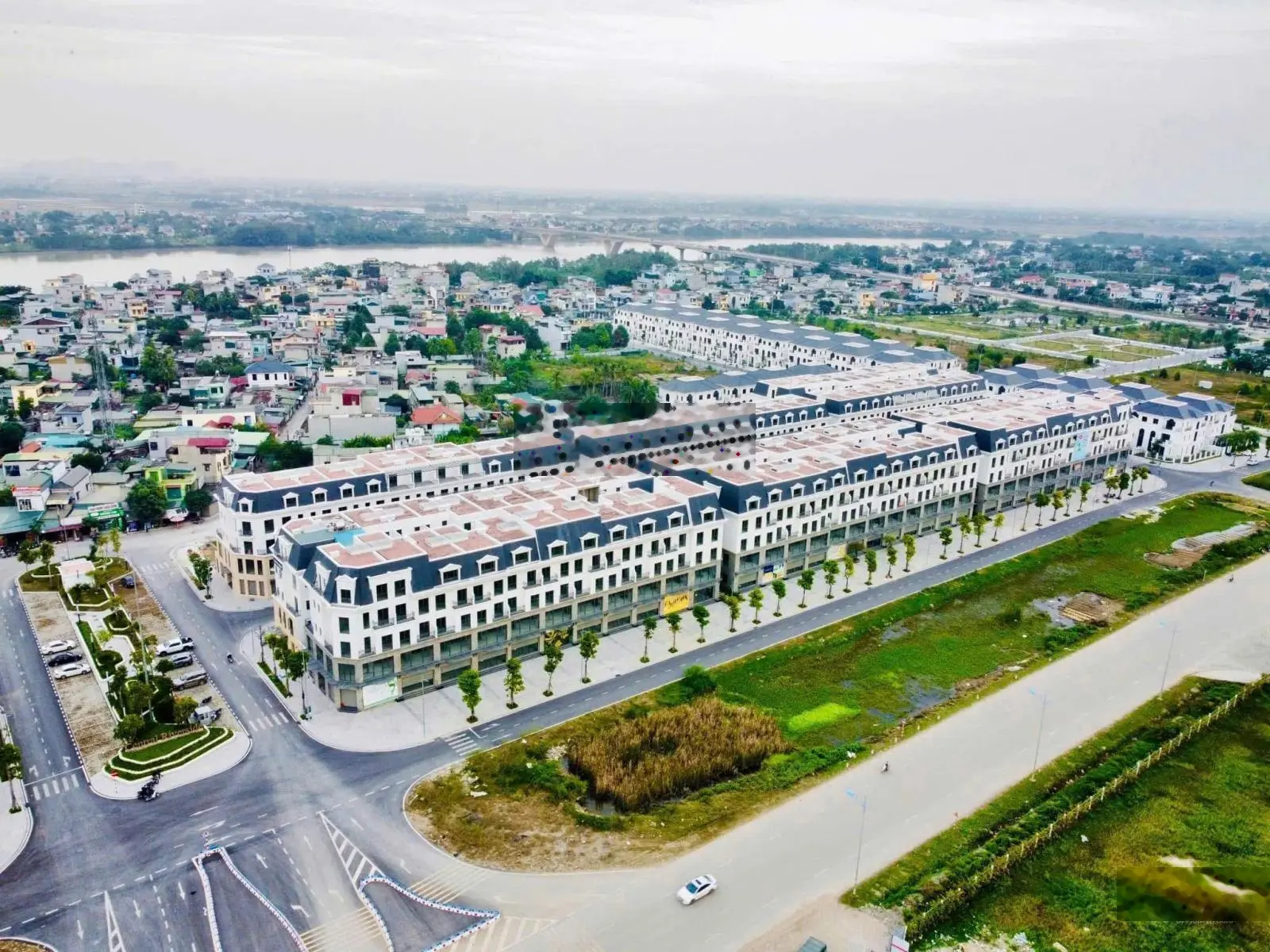 Đón nhà mới tay cầm sổ đỏ - ngân hàng hỗ trợ 18 tháng đầu không lo gốc lãi