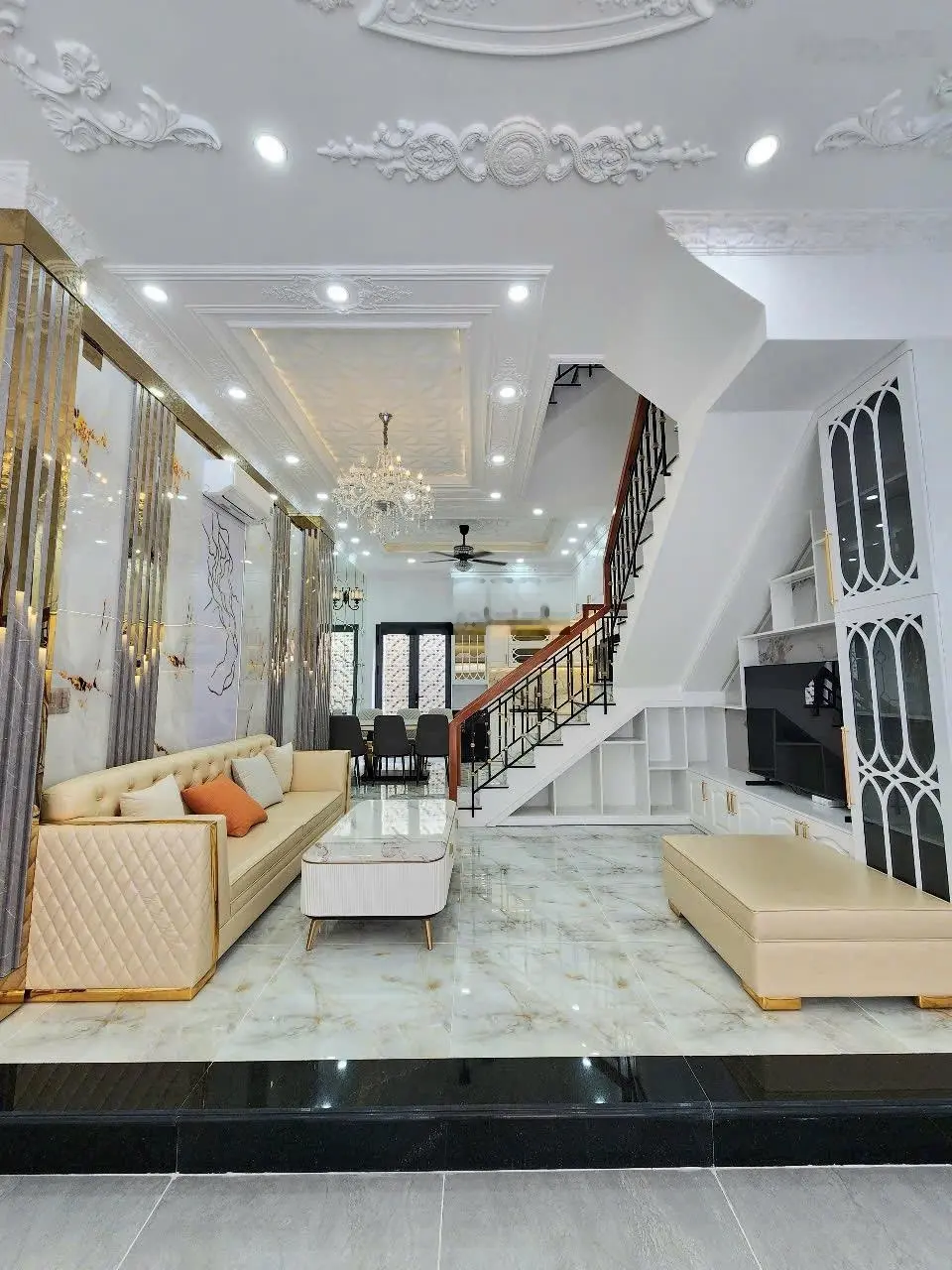 Bán nhà mới xây - tân cổ điển - xe hơi - Huỳnh Tấn Phát - thị trấn Nhà Bè