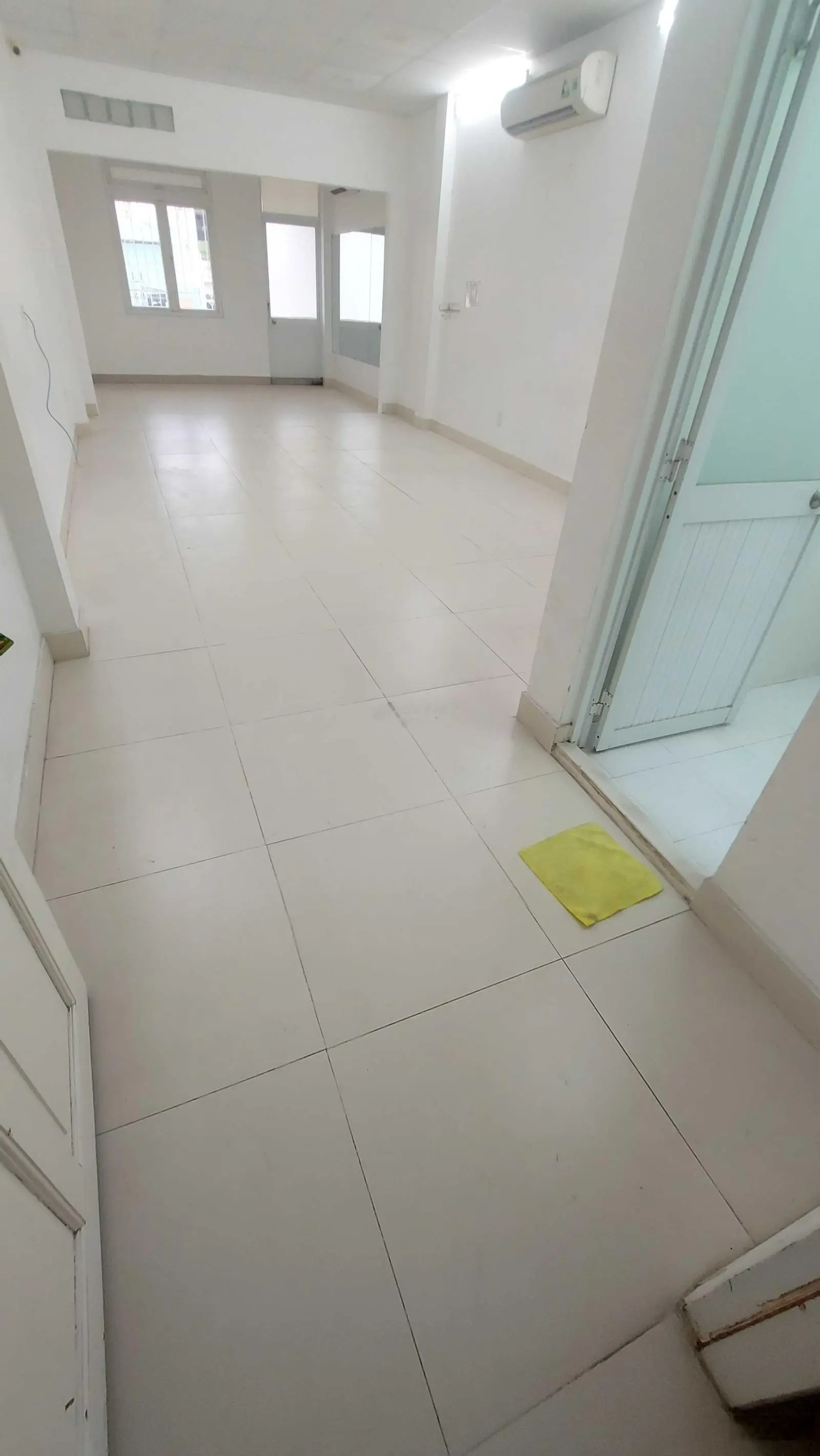 BÁN NHÀ MẶT TIỀN VĨNH HỘI 8 LẦU 12 PHÒNG CÓ THANG MÁY