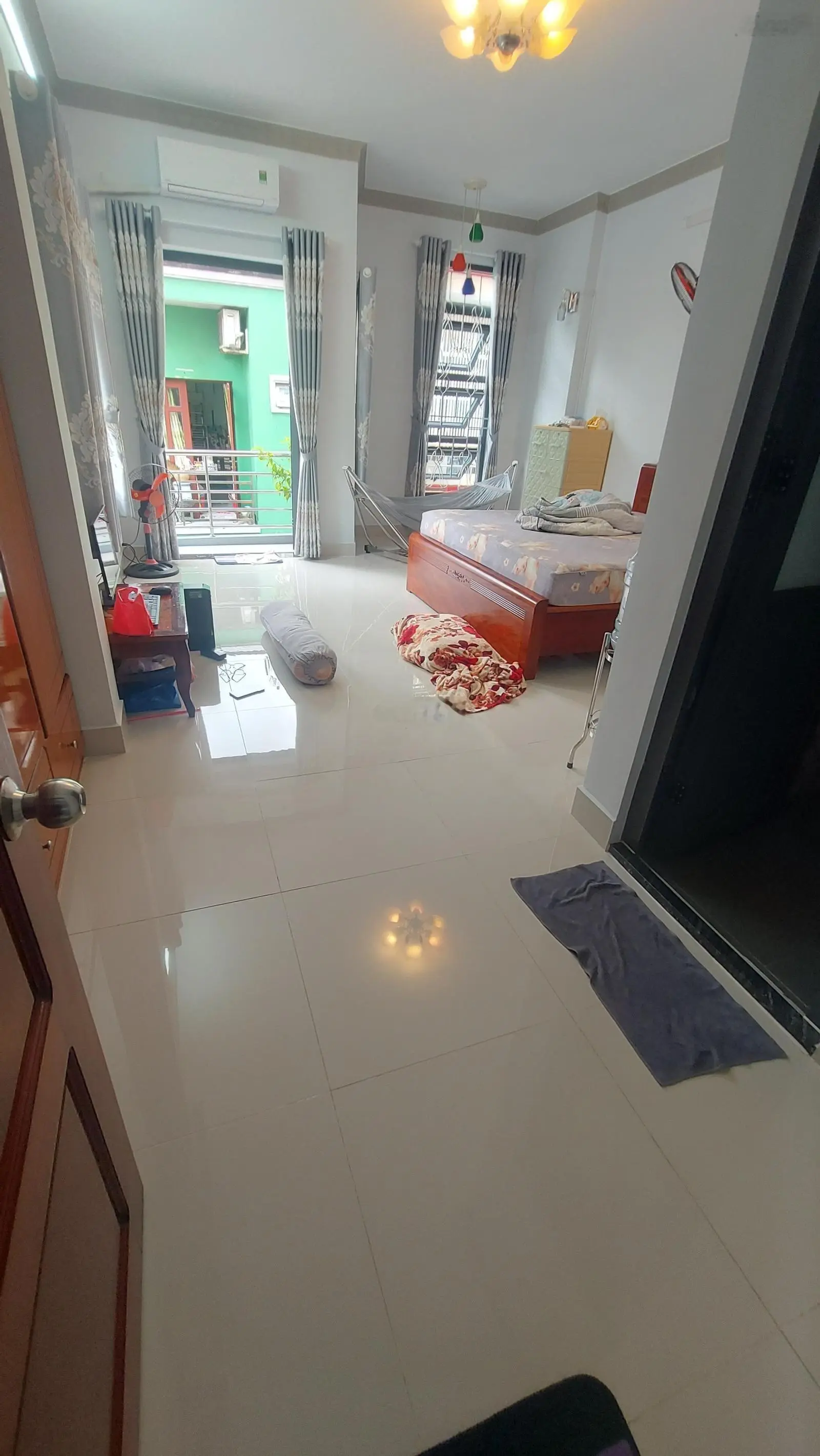 Bán nhà mới căn góc 2 mặt tiền 3 phòng ngủ xe hơi quận 4