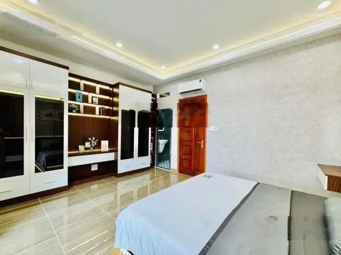 Bán gấp nhà HXH Trần Tuấn Khải - P5 - Quận 5. DT 68m2, sổ riêng, cho thuê 17triệu/th