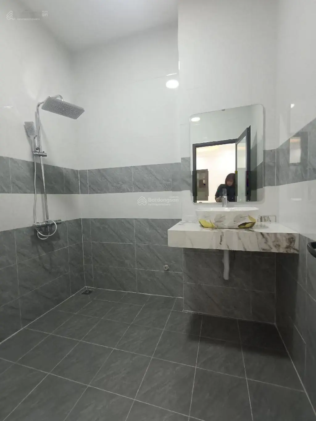 Bán nhà phố giáp bát - hoàng mai - gần phố vọng - hbt - sổ riêng 36m 5 tầng giá 6,5 tỷ có tl mạnh.