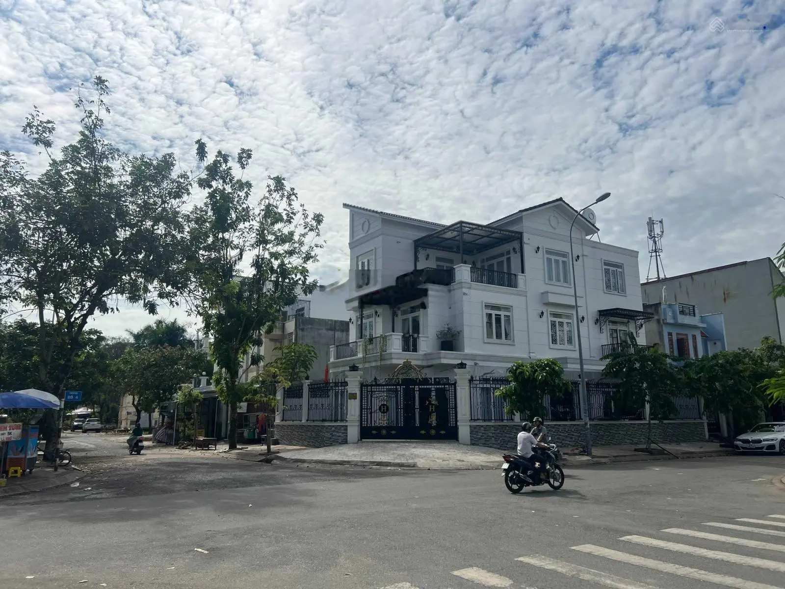 Lô góc 273m2 (10m x27.5m) - 2 mặt tiền 16m + 6m vỉa hè, kế SG, giáp Bình Chiểu, Thủ Đức - Sổ riêng