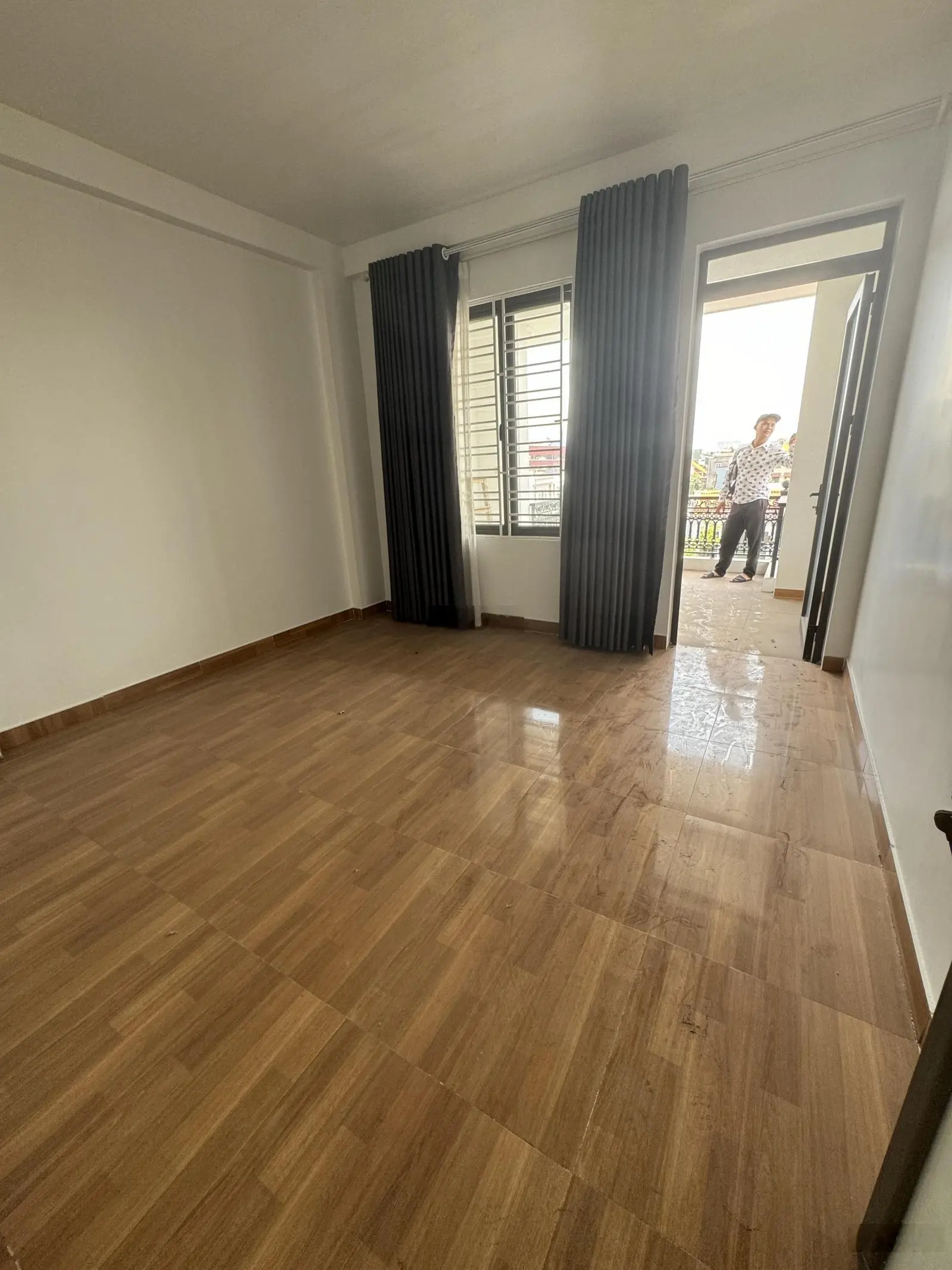 Chính chủ cần bán nhà 4 tầng Lực Hành, Hải An ô tô vào nhà DT: 65,6 m2 (ngang 4m) nở hậu