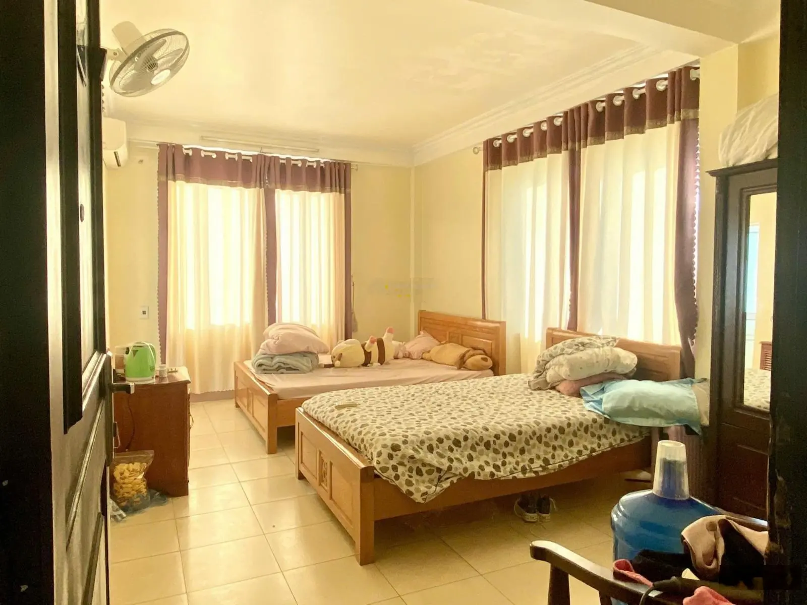 Bán khách sạn Lai Châu, 2200m2, 6 tầng, 50 phòng, sổ riêng, 27 tỷ