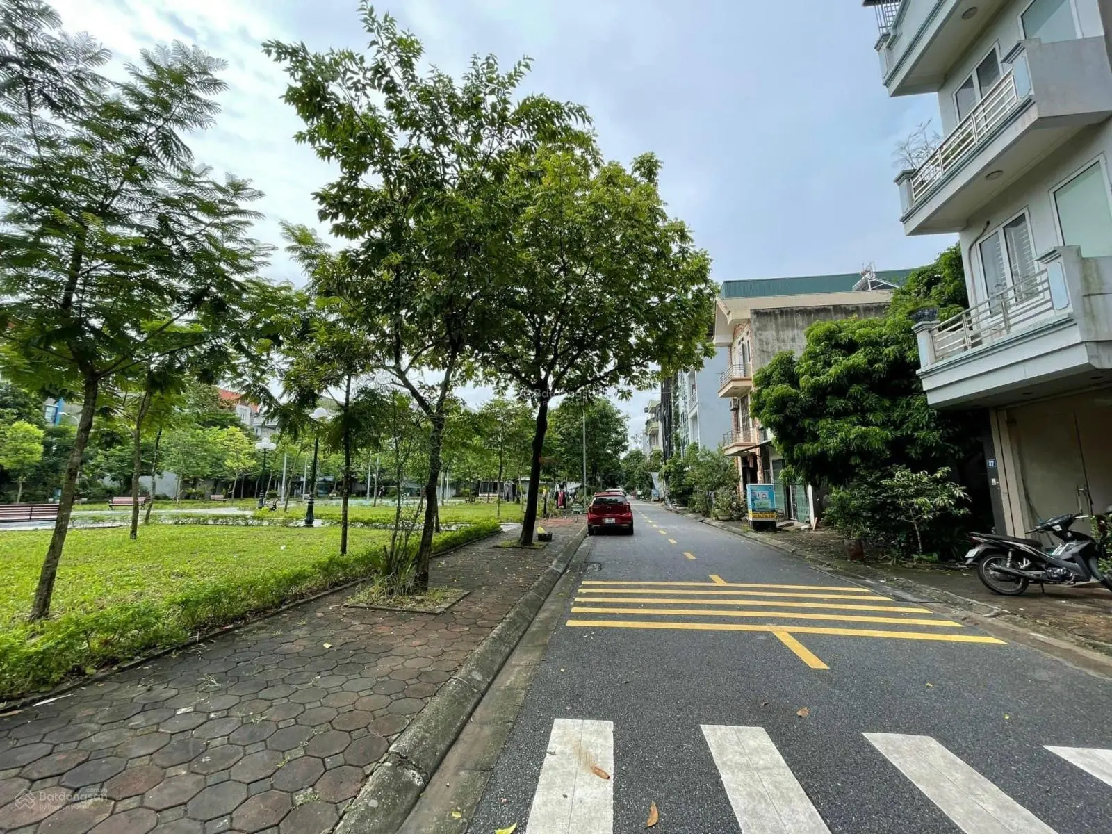 Bán đất tái định cư Giang Biên, 60m2 view vườn hoa cực hiếm