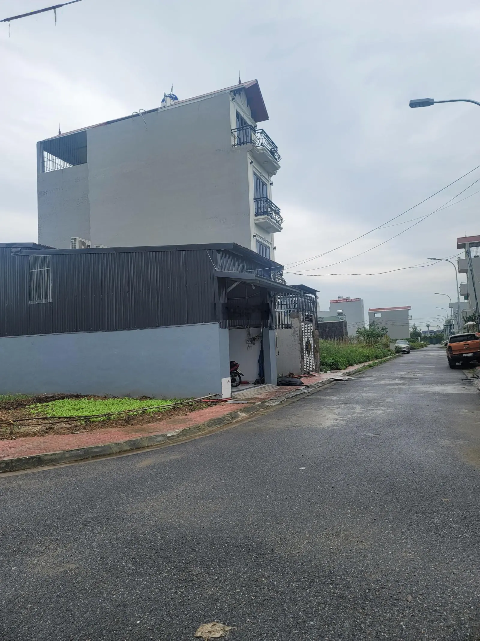 Cc cần chuyển nhượng lô đất dv song phương...vị trí đẹp...trục chính kết nối lk8 và dự án mailand