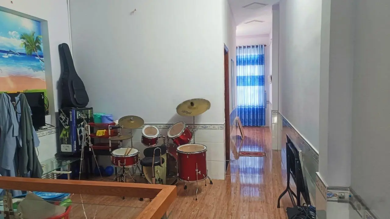 3 tỷ 950 nhà lầu trệt Vincom Dĩ An