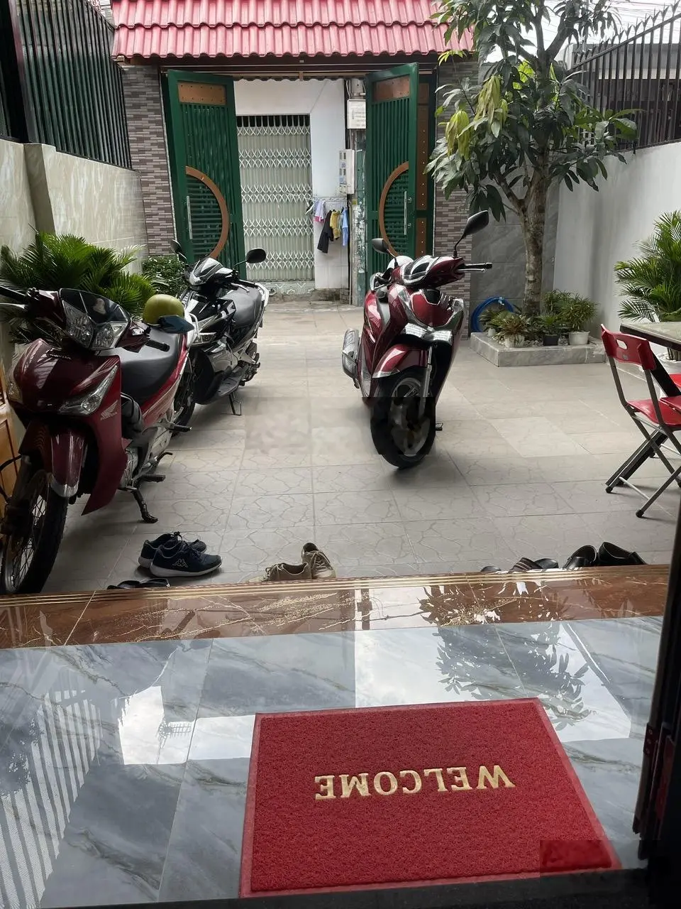 Chính chủ cần bán nhà xây mới cực đẹp gần chợ xóm nghèo phường dĩ an