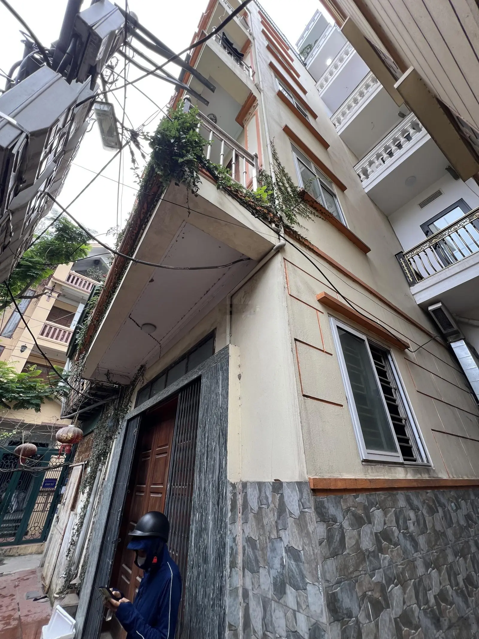 Bán nhà phố Trích Sài, 36m2, 5 tầng, mặt tiền 4,5m, nhà cán bộ xây ở rất kiên cố