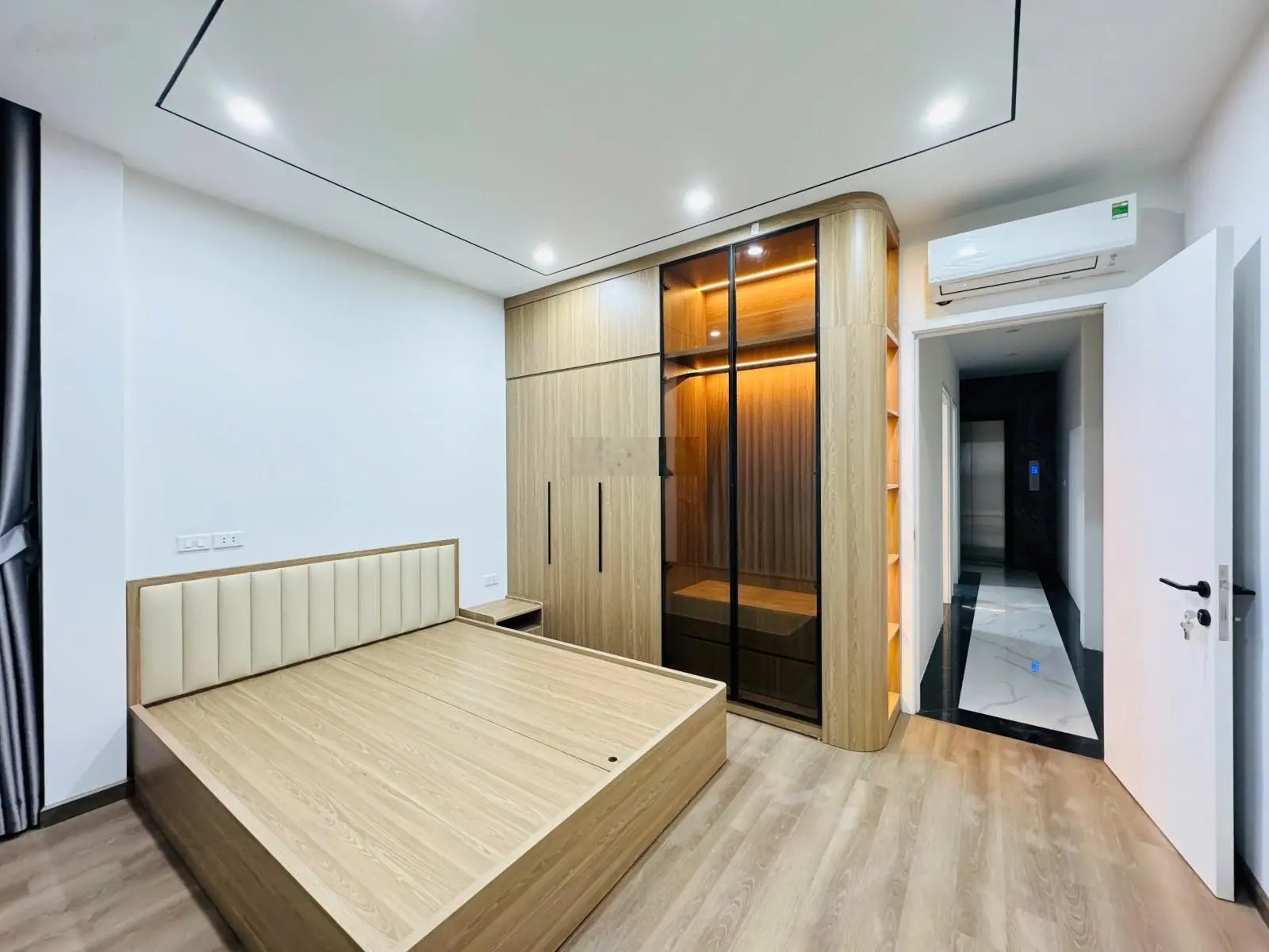 Bán nhà đẹp cầu thang máy fun nội thất ngọc thuỵ long biên hà nội 50m2
