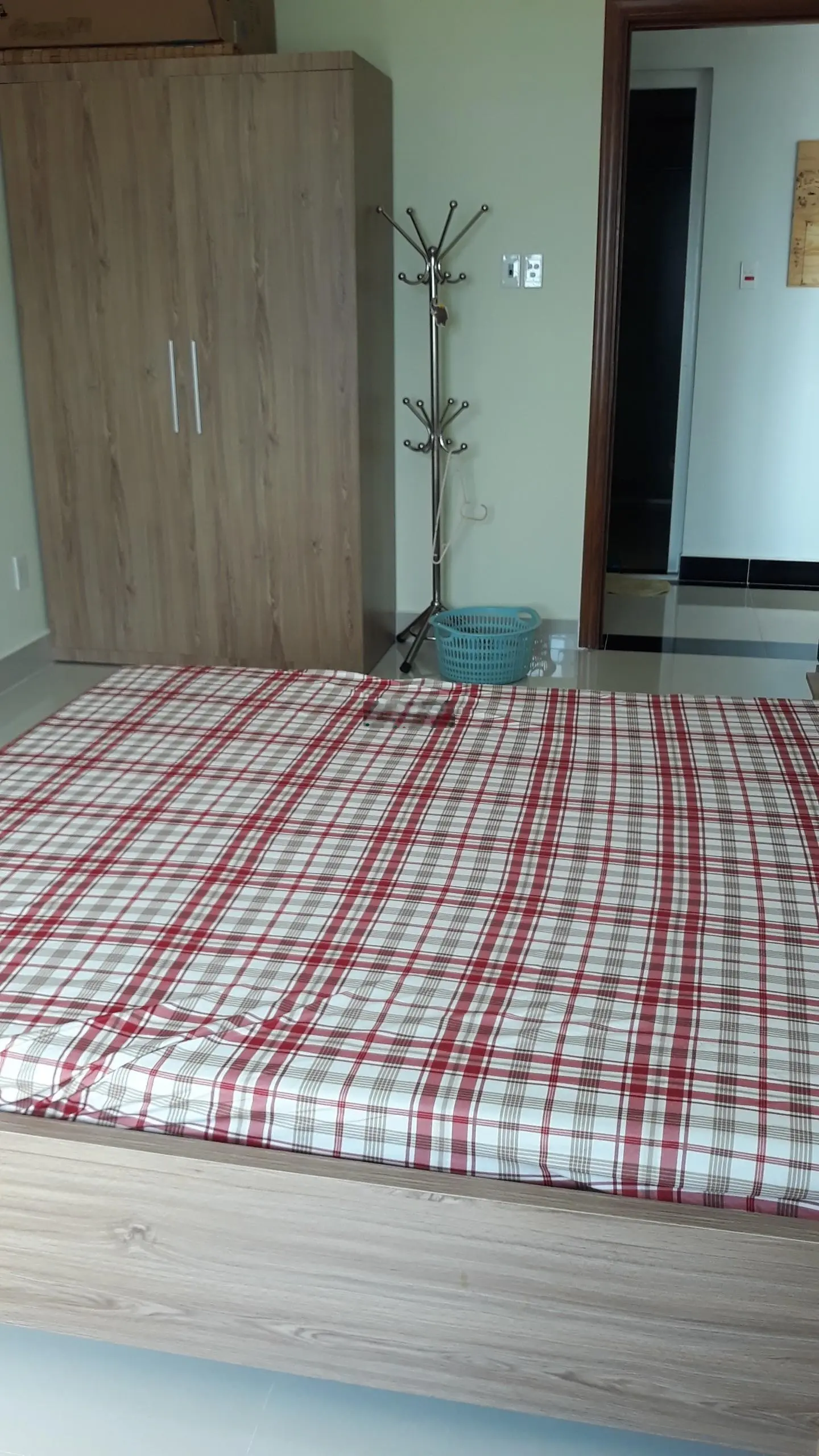 Cần bán nhanh căn hộ Dic Phoenix 71m2 tầng trung view hồ đẹp mộng mơ. Xin LH: 0909 271 ***