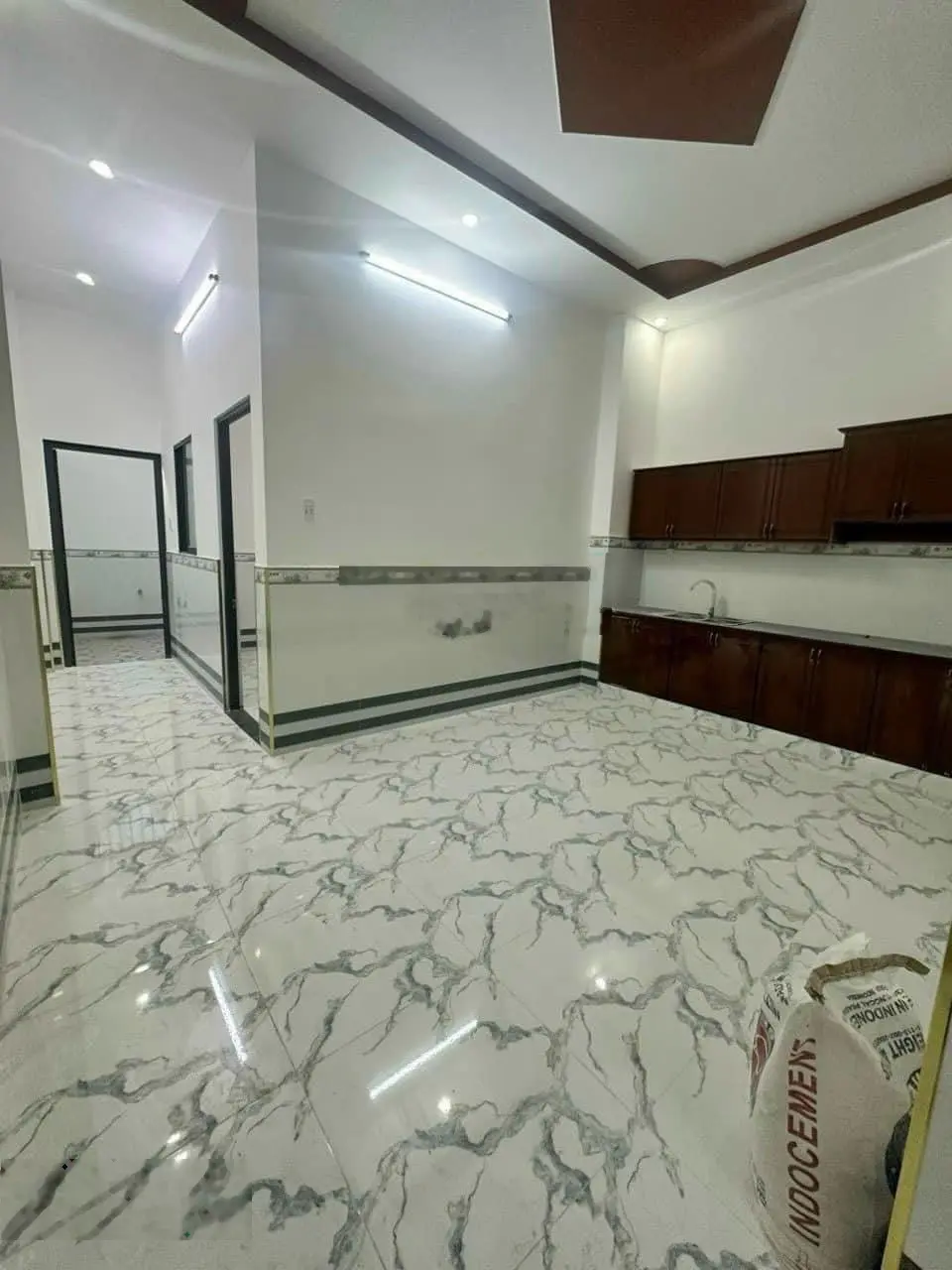 Chủ kẹt tiền cần bán gấp nhà Đinh Đức Thiện 5x19 sát bên chợ Bình Chánh, 2 lầu giá bán 870TR