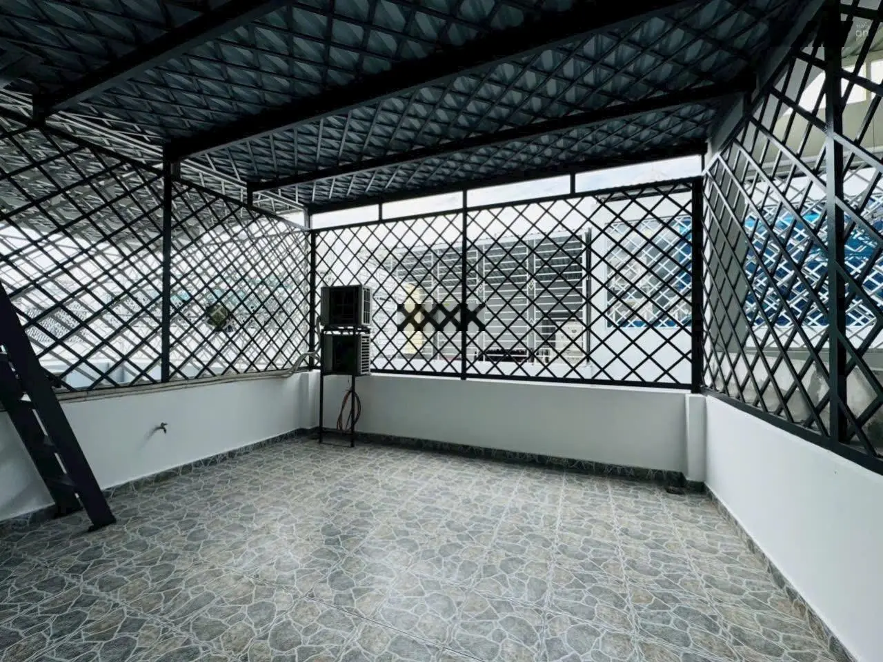 Bán nhà tân cổ điển-khu dân cư huỳnh tấn phát