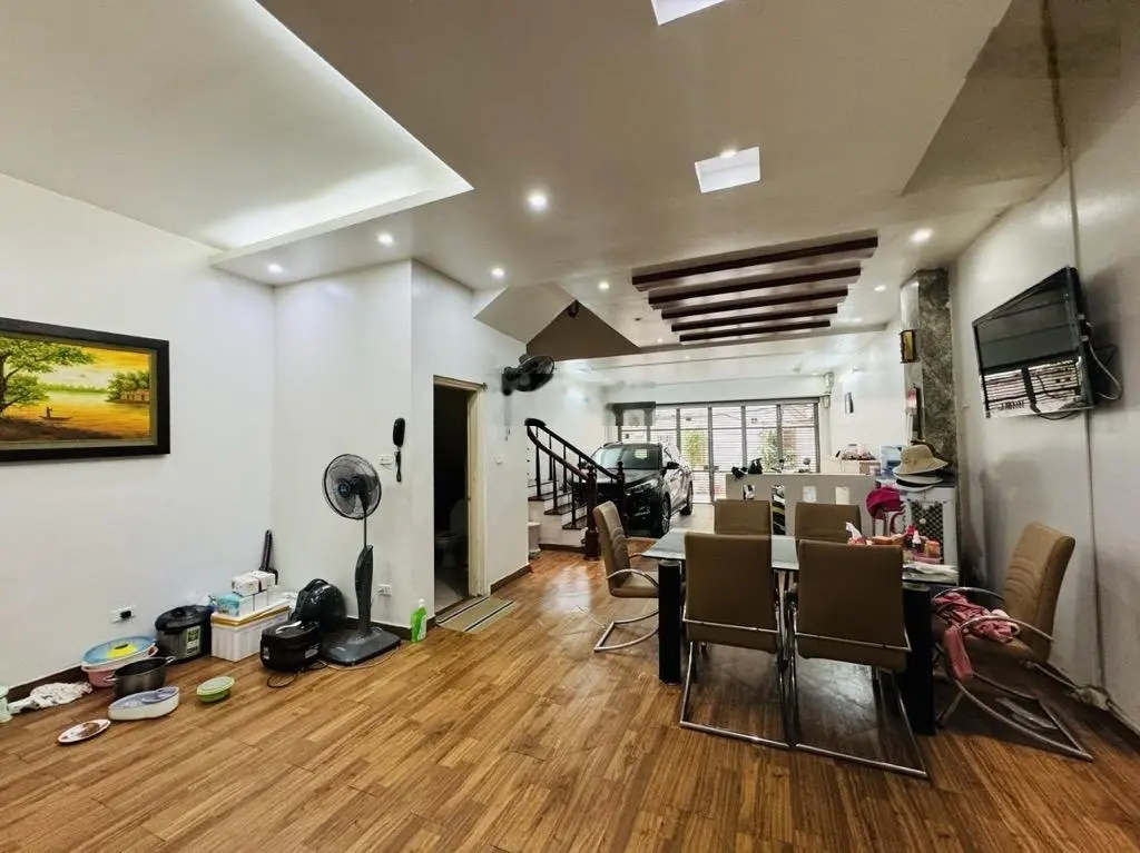 Bán nhà phố Lạc Trung, Hai Bà Trưng - Đẹp - Ngõ ô tô tranh nhau