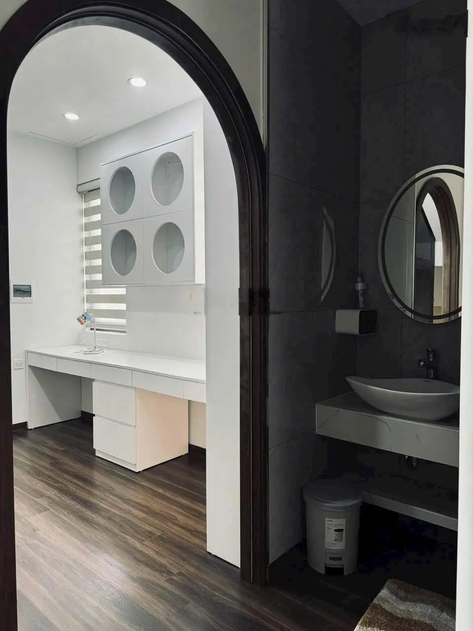 Bán gấp căn biệt thự view vườn hoa giá 31.8 tỷ DT 180m2 ngay cửa ngõ khu An Vượng cạnh Aeon HĐ