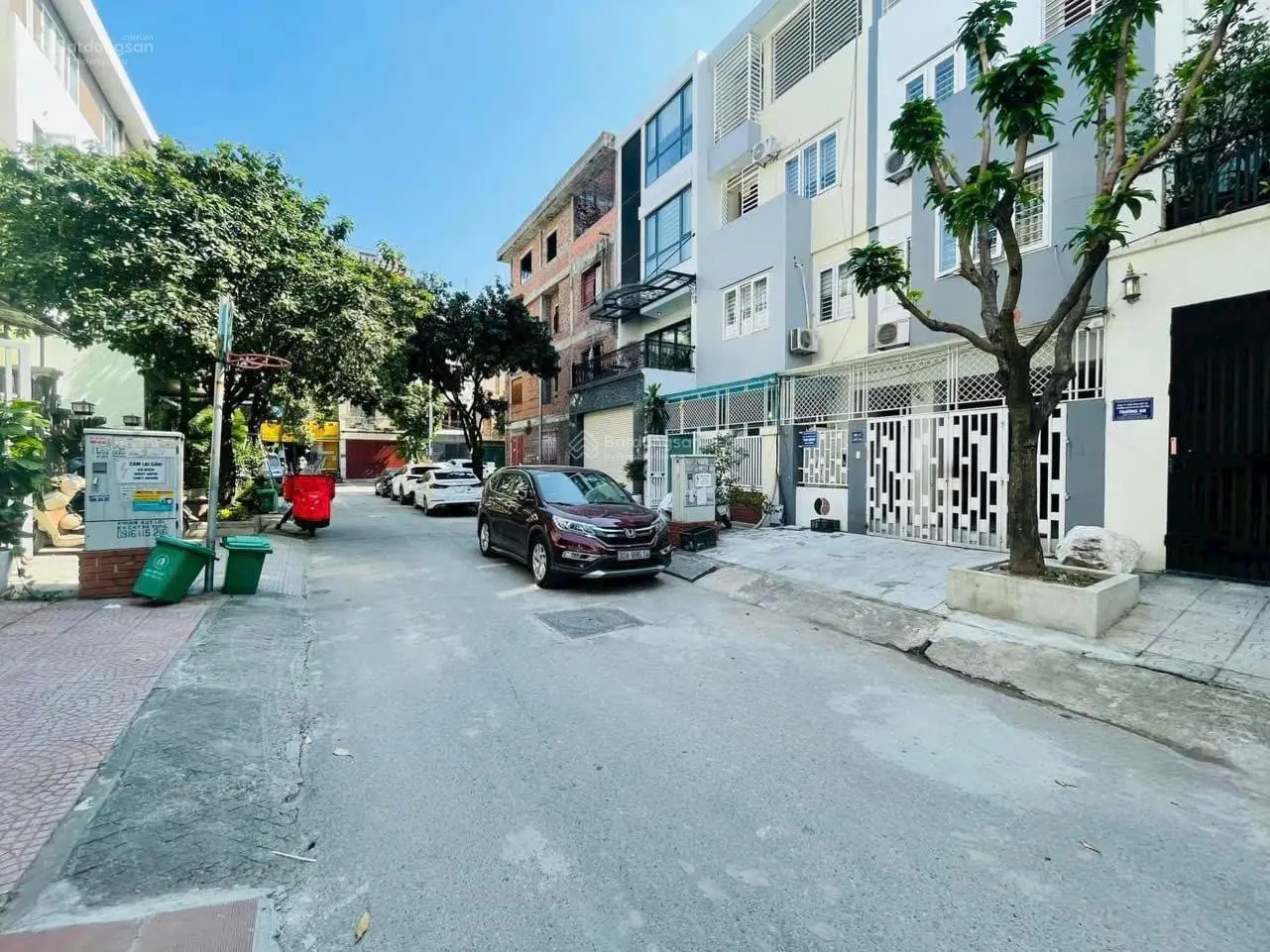 Bán nhà liền kề Vạn Phúc, Hà Đông, kinh doanh, vỉa hè, ô tô tránh, 75m2, 5 tầng, giá 15,5 tỷ.