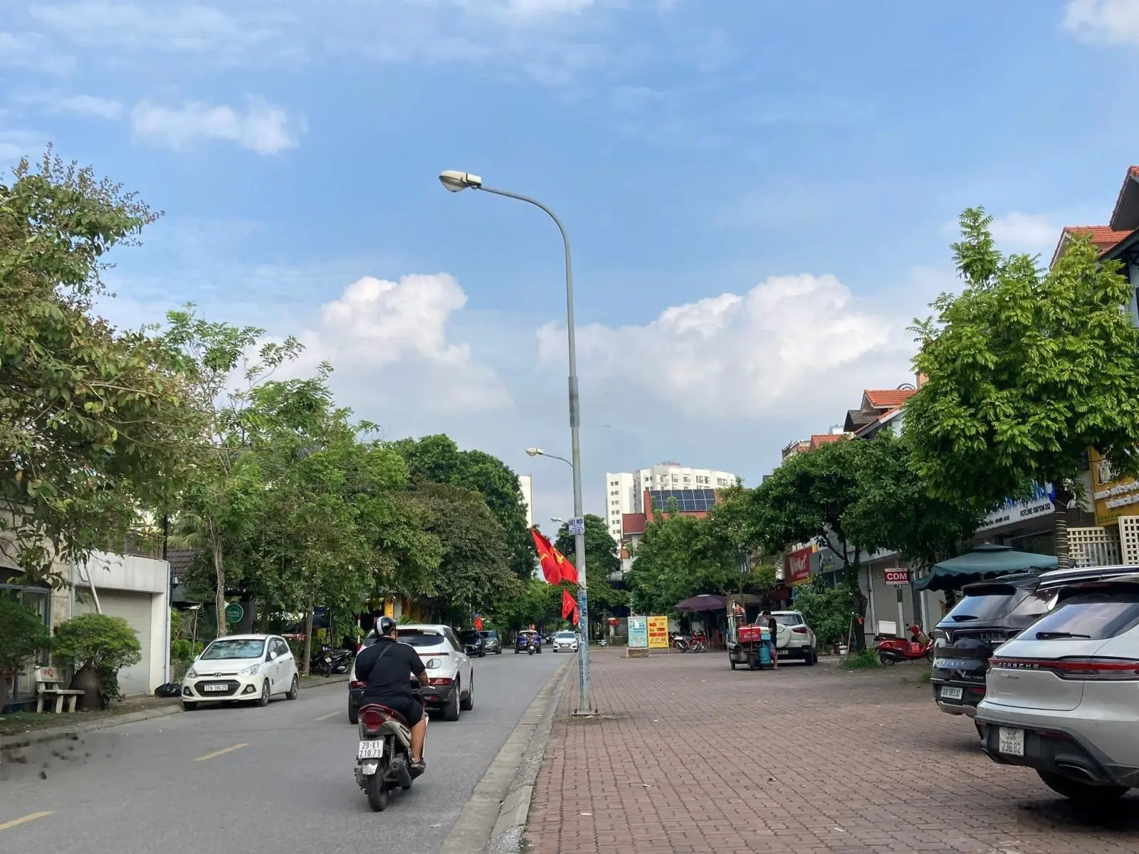Bán căn liền kề vị trí víp nhất mặt phố Hoàng Thế Thiện - Chu Huy Mân, Sài Đồng, Long Biên