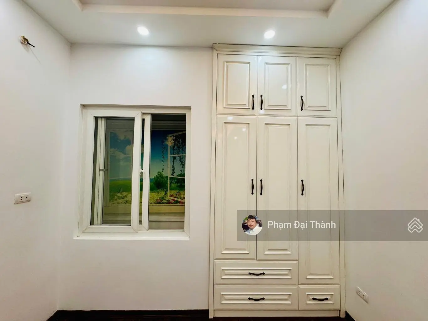 Cực hiếm! Duy nhất căn nhà Phố Trạm, DT 42M2 X 5 tầng x MT 7.5 M, giá chỉ 7.X tỷ. LH 0989819365